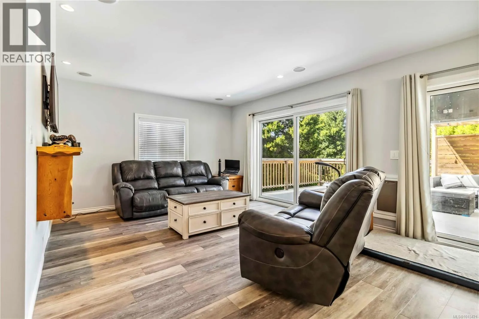 1112 Craigflower Rd