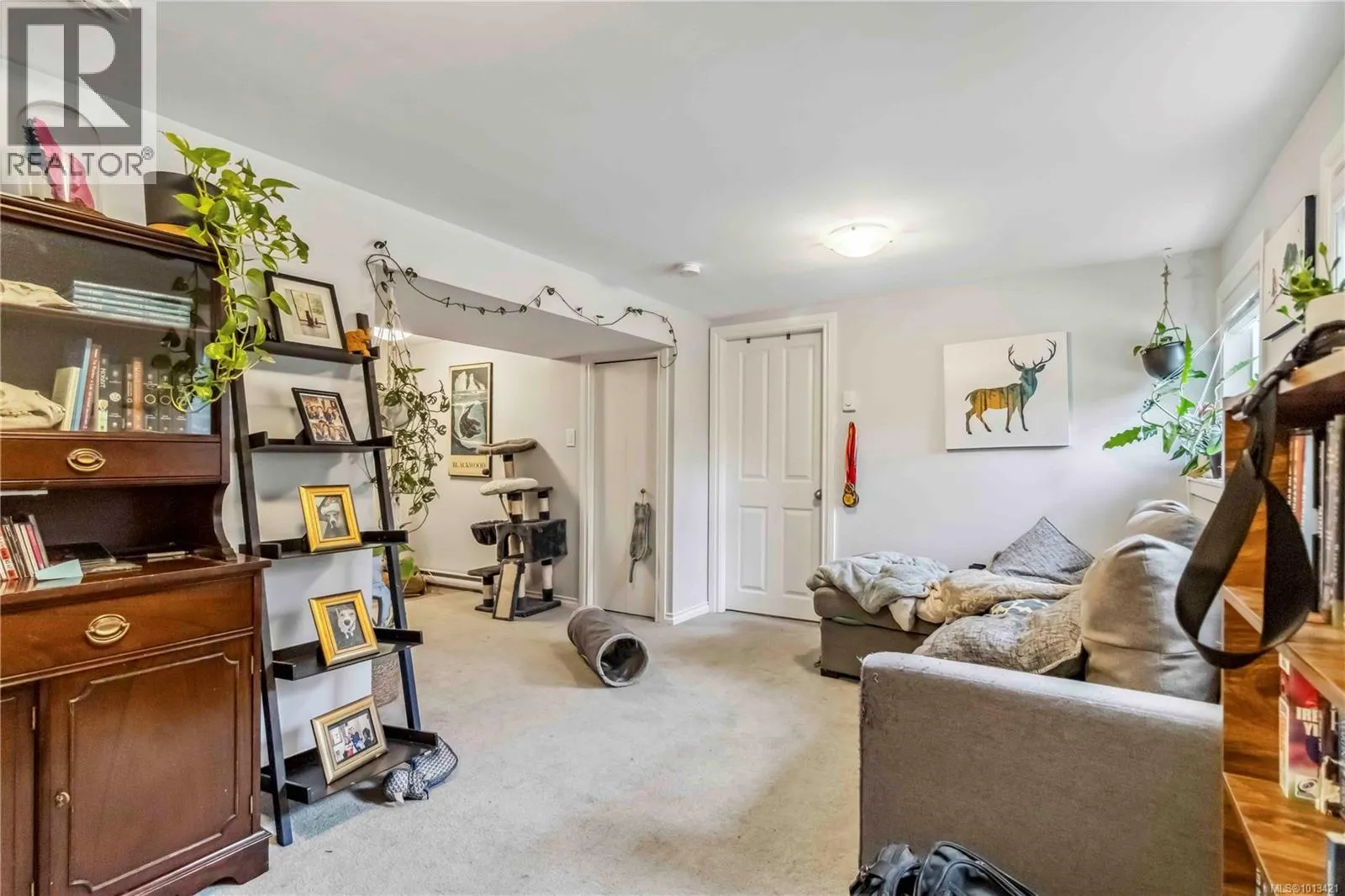1112 Craigflower Rd