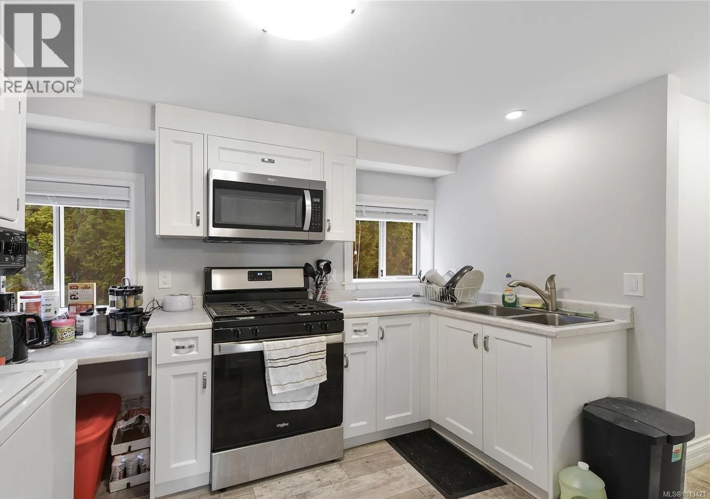 1112 Craigflower Rd