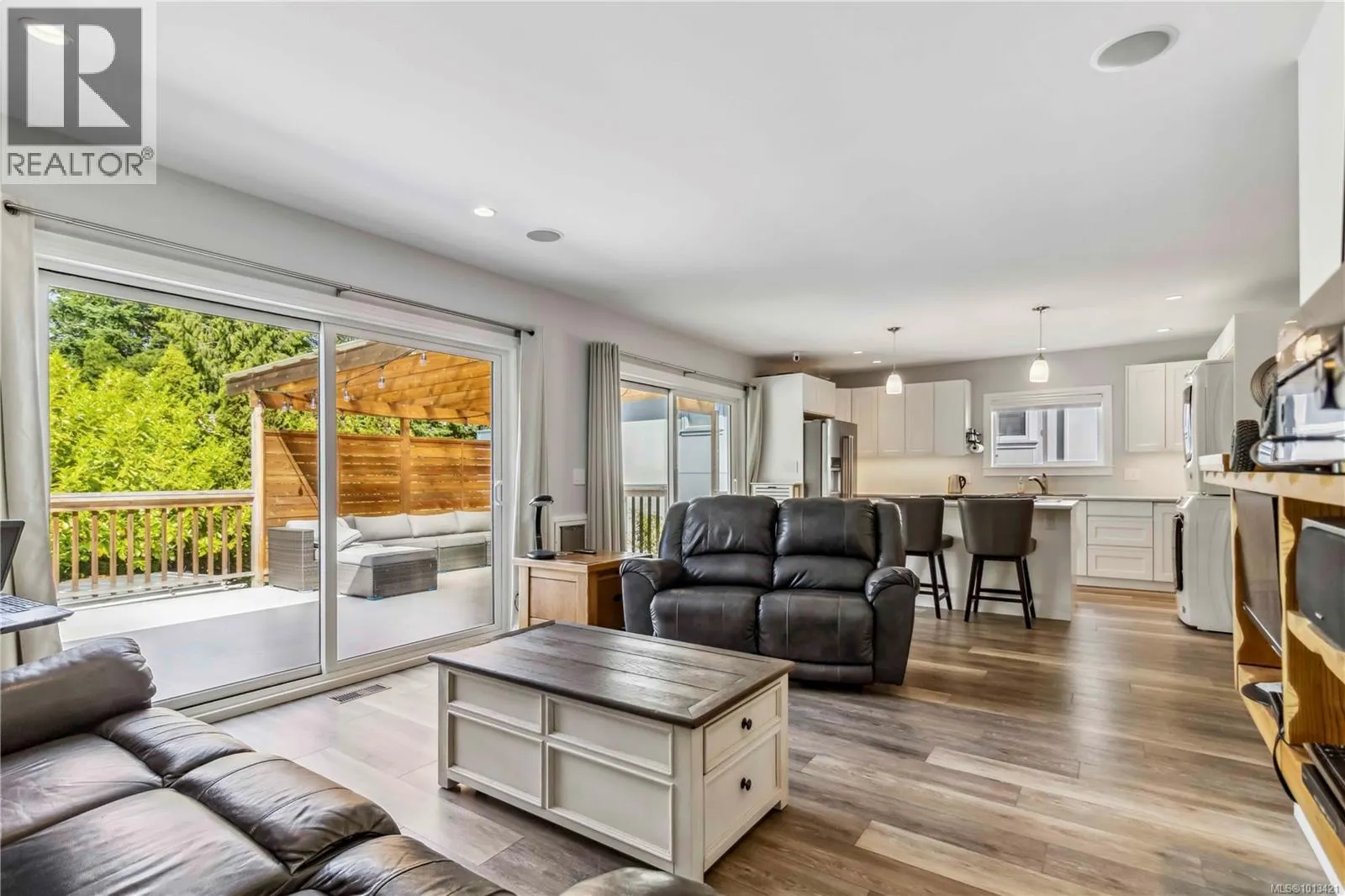 1112 Craigflower Rd