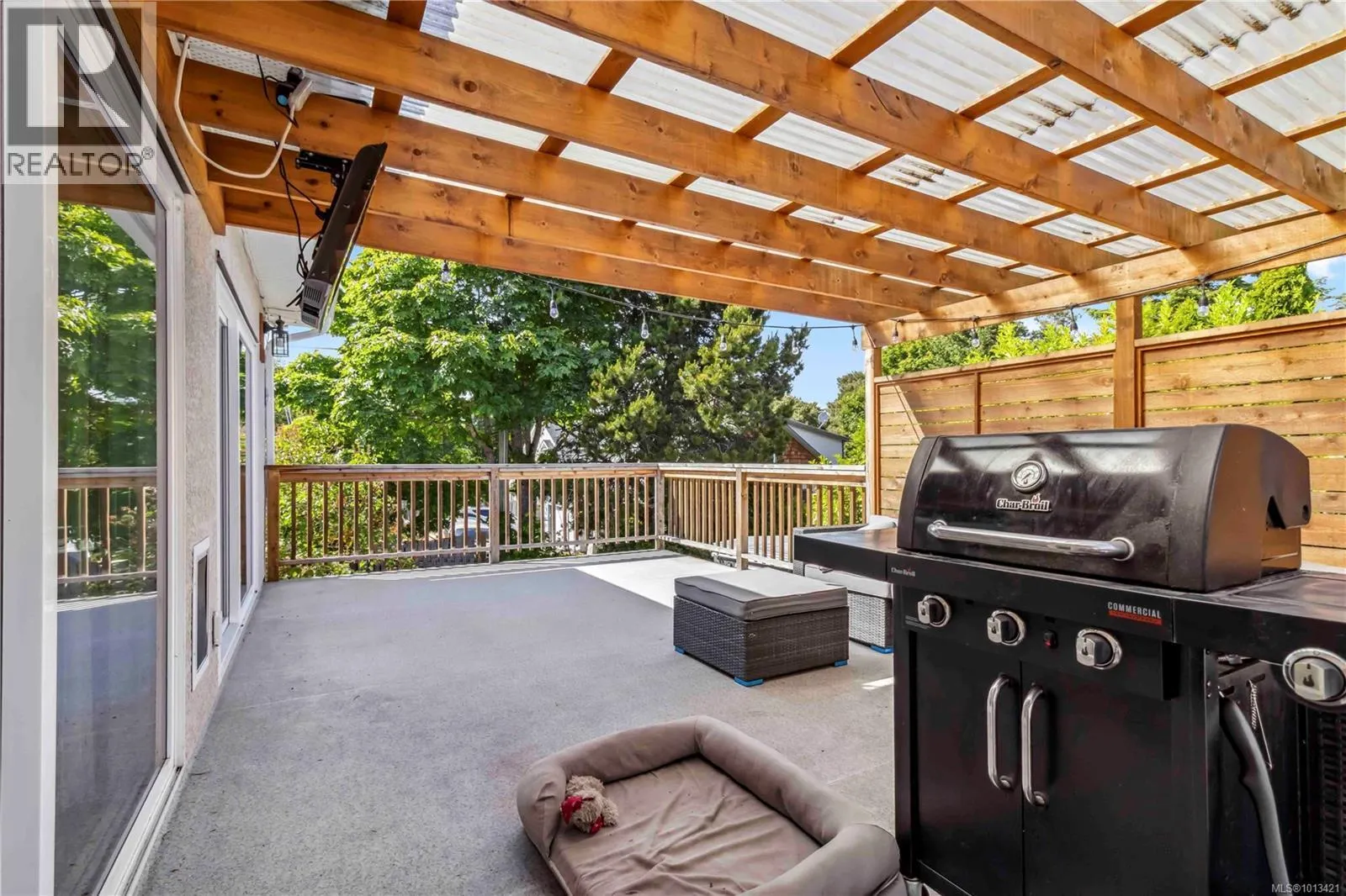 1112 Craigflower Rd