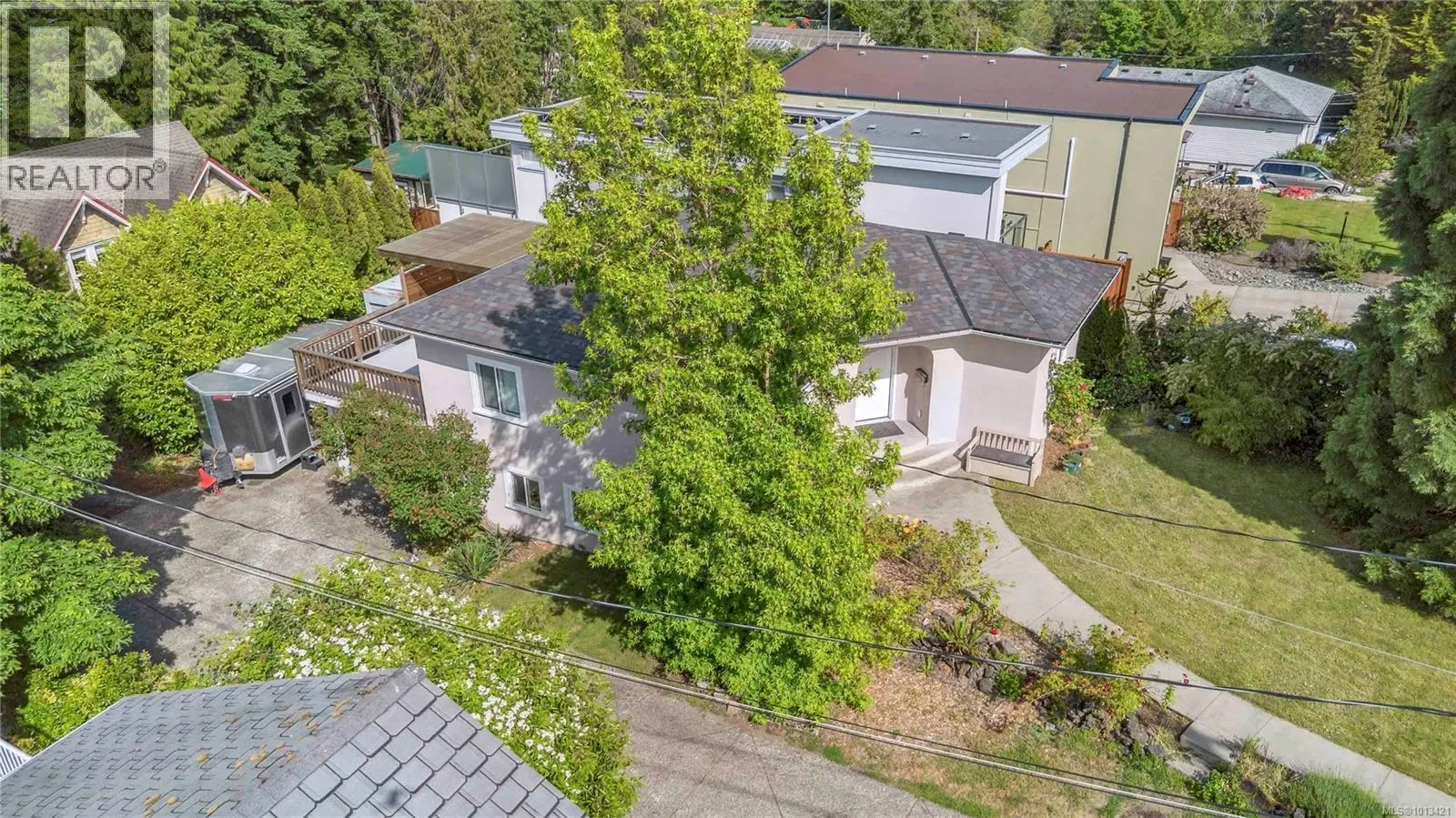 1112 Craigflower Rd