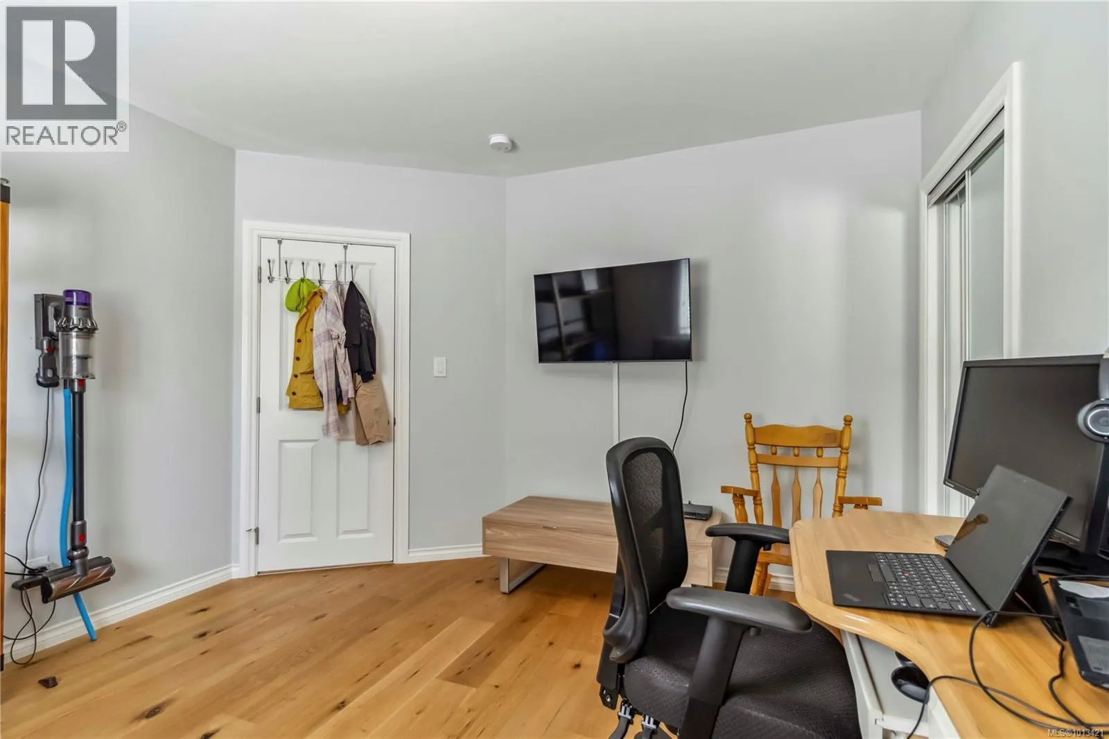 1112 Craigflower Rd