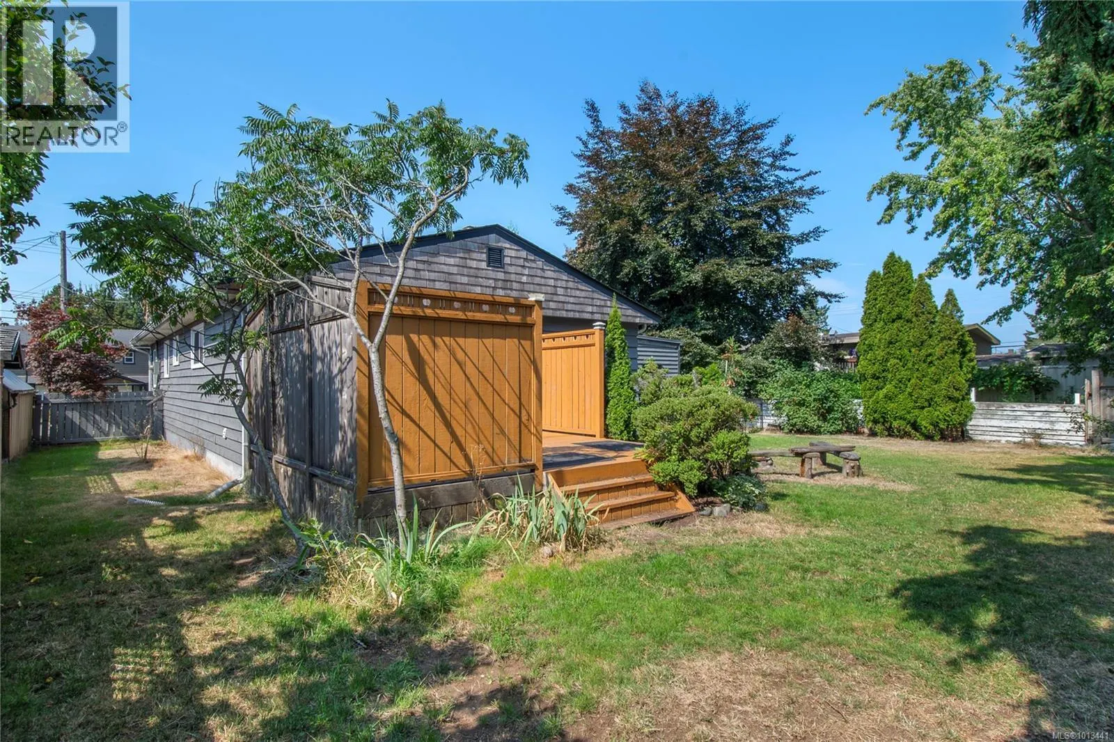 595 Cedar St