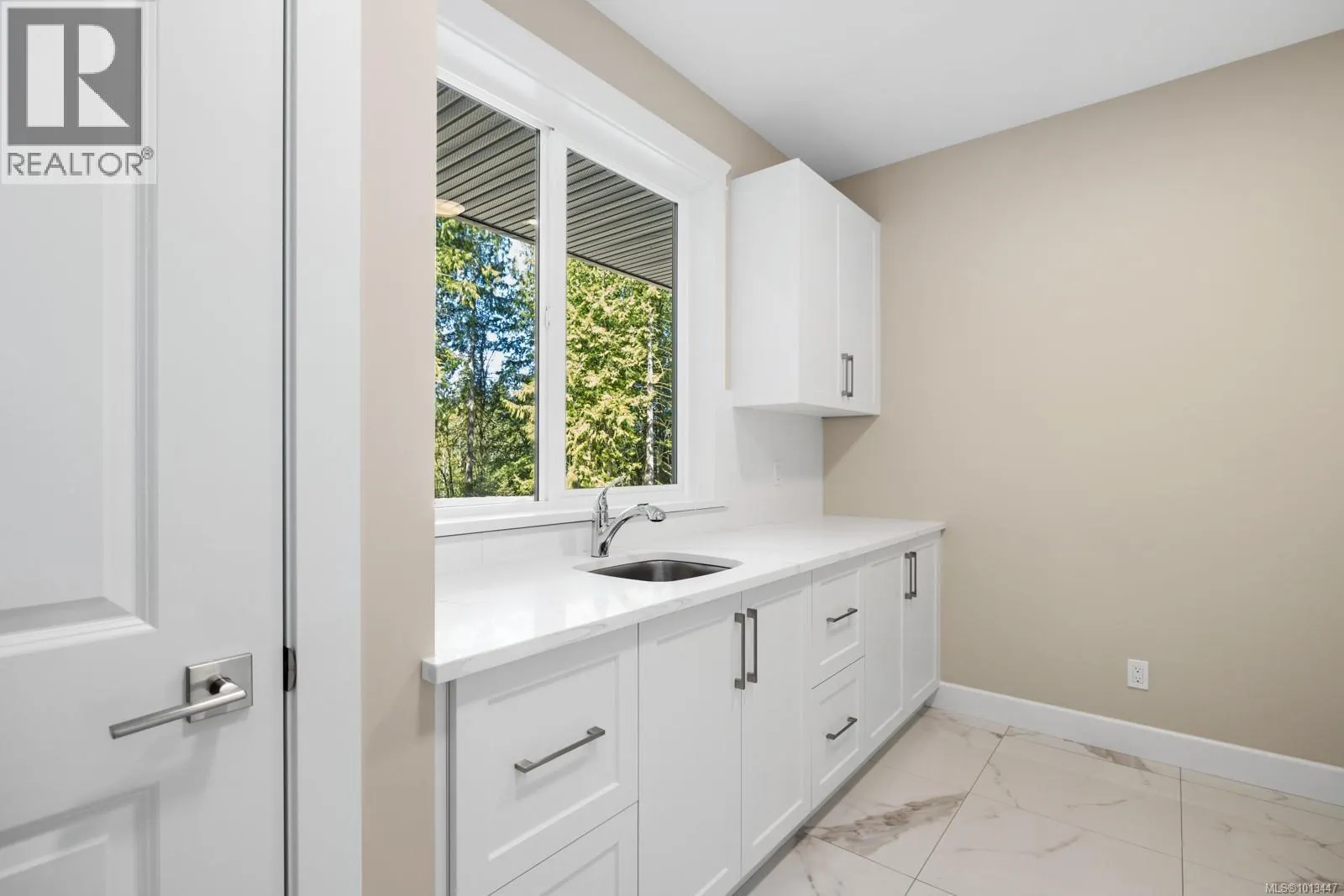 1054 Fern Ridge Dr