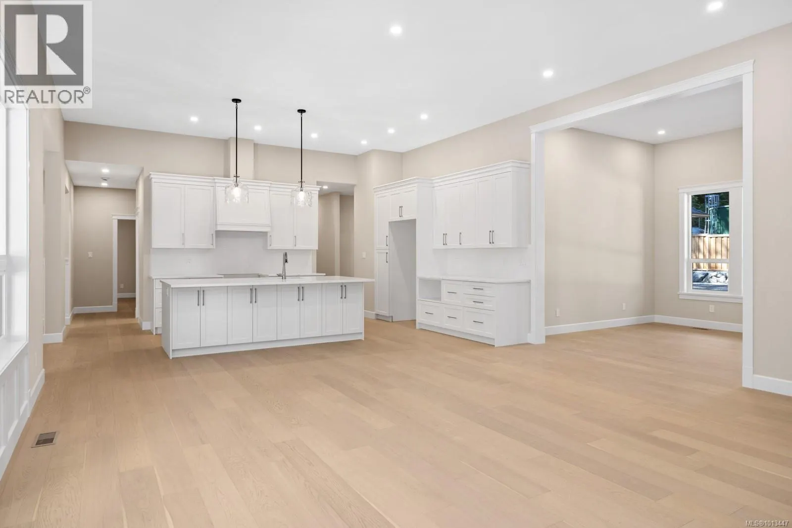 1054 Fern Ridge Dr