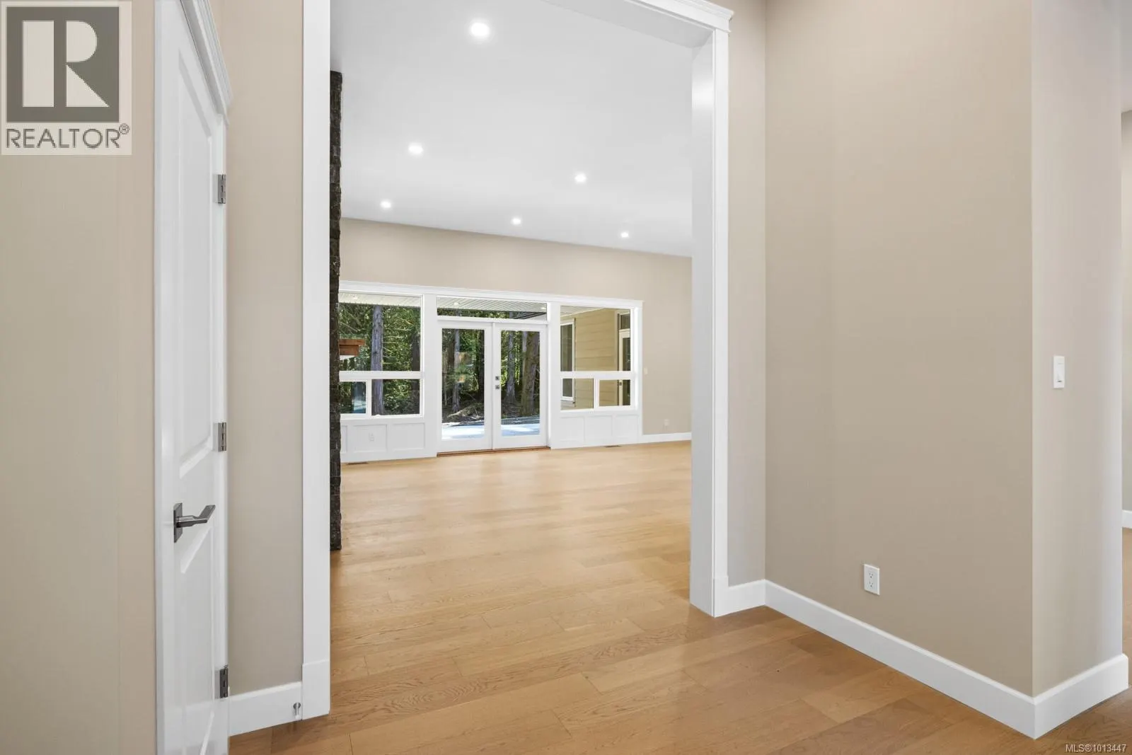 1054 Fern Ridge Dr