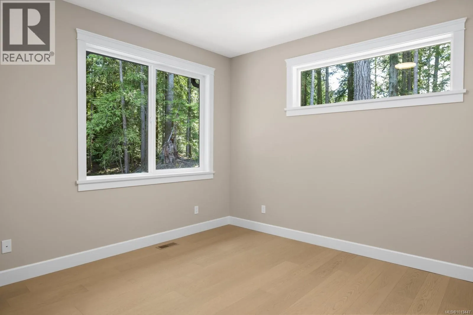1054 Fern Ridge Dr