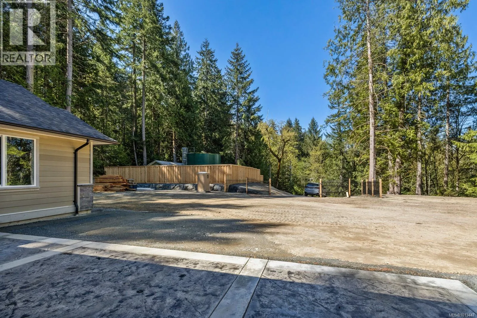 1054 Fern Ridge Dr