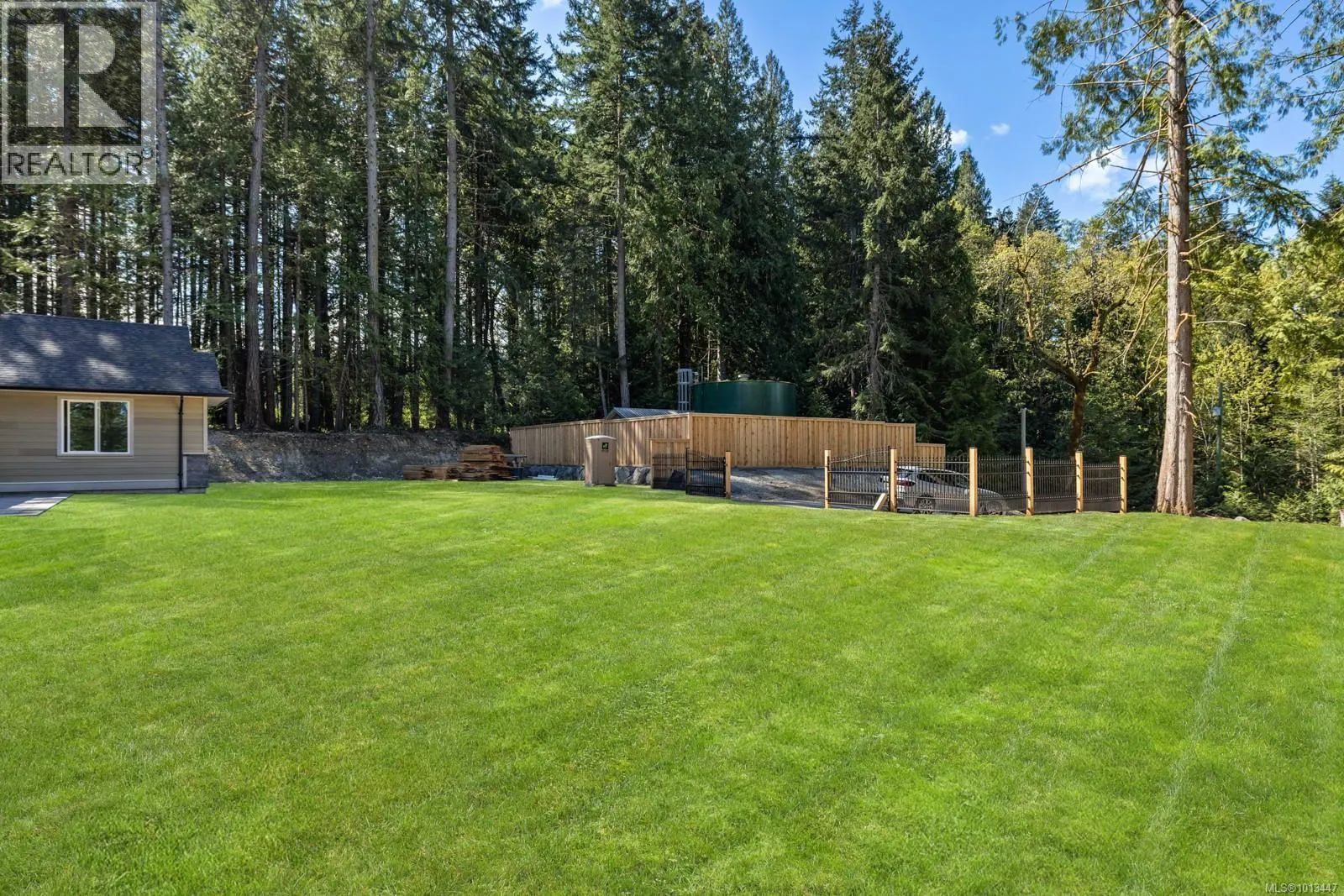 1054 Fern Ridge Dr