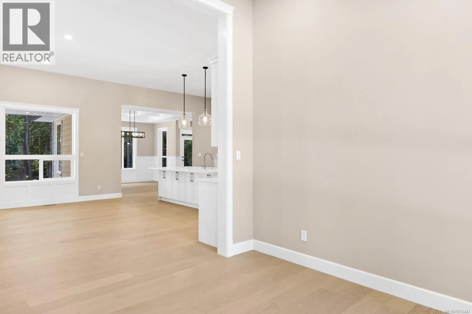 1054 Fern Ridge Dr