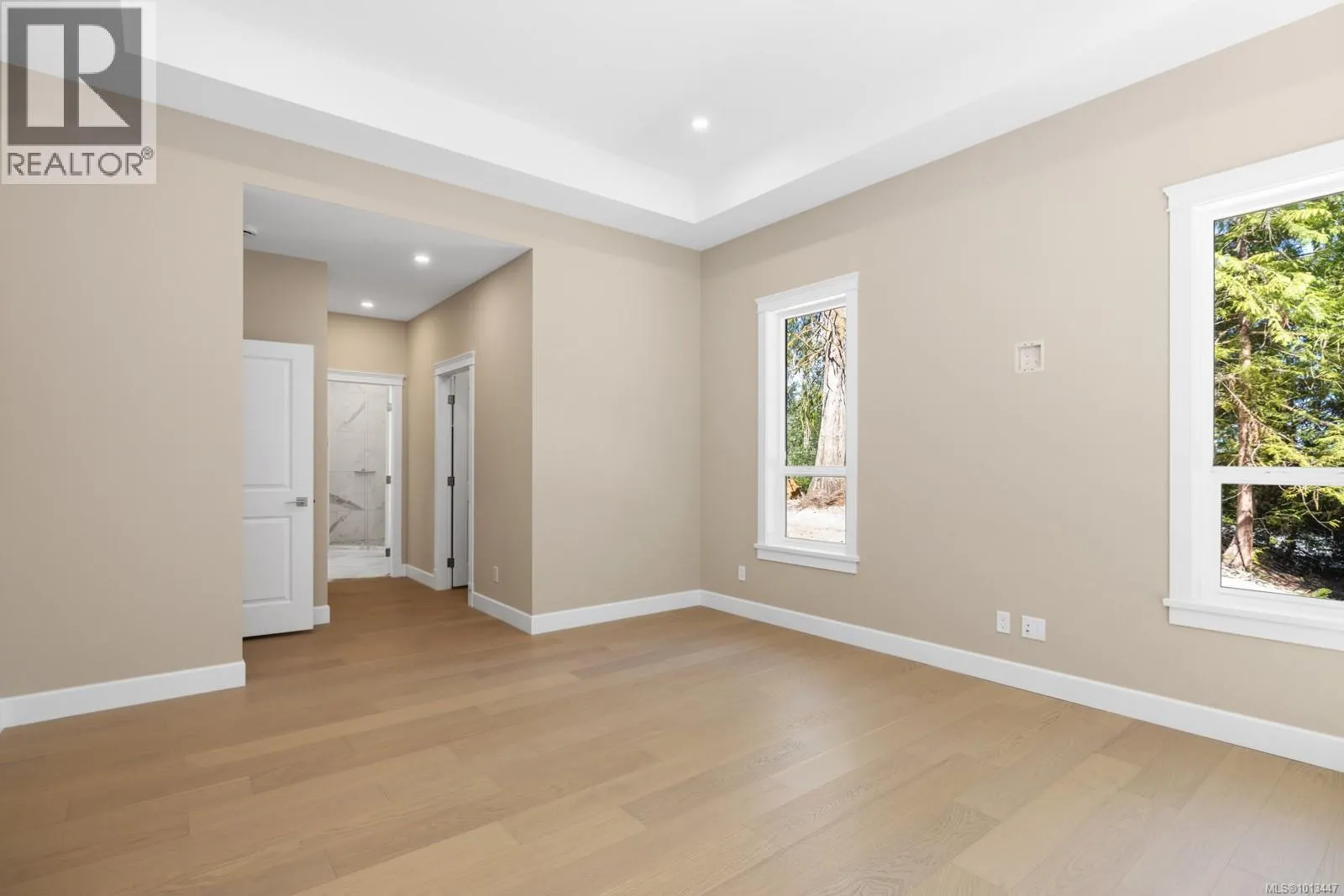 1054 Fern Ridge Dr
