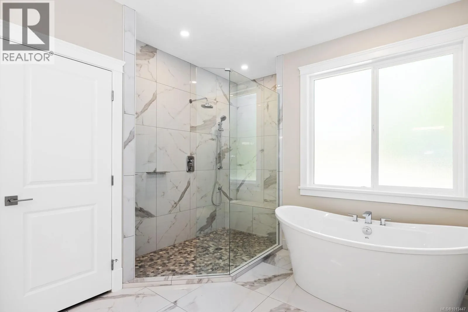 1054 Fern Ridge Dr