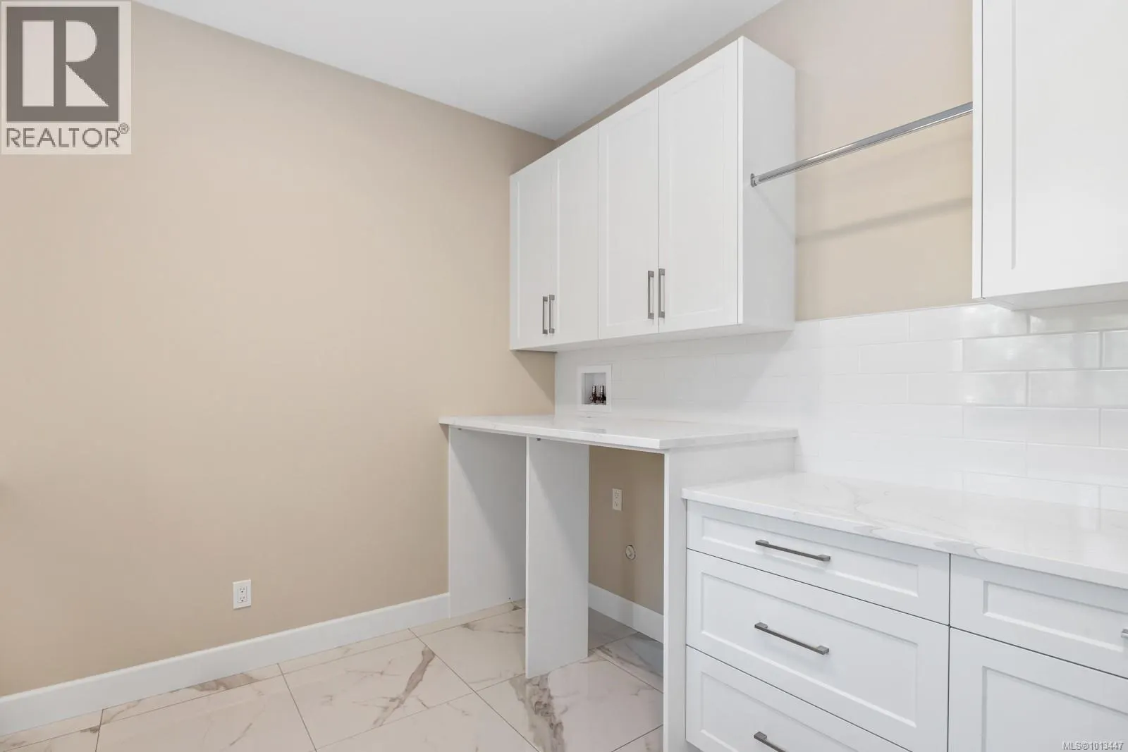 1054 Fern Ridge Dr