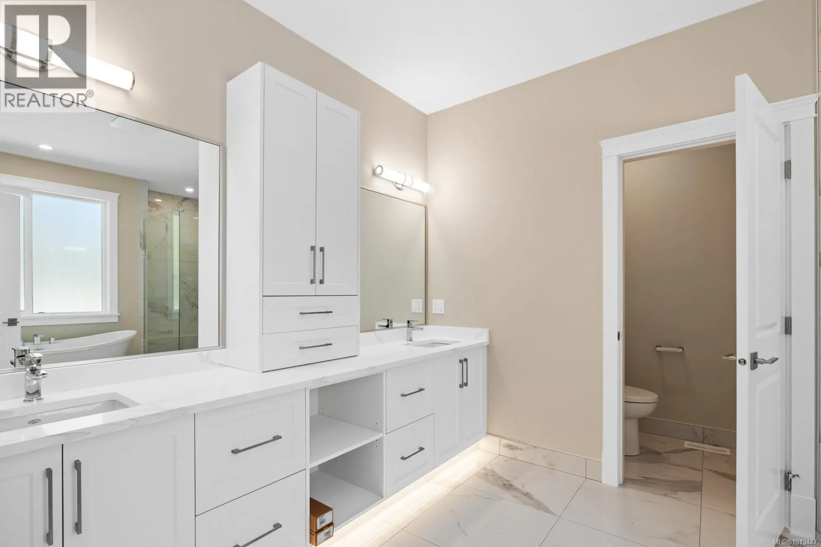 1054 Fern Ridge Dr