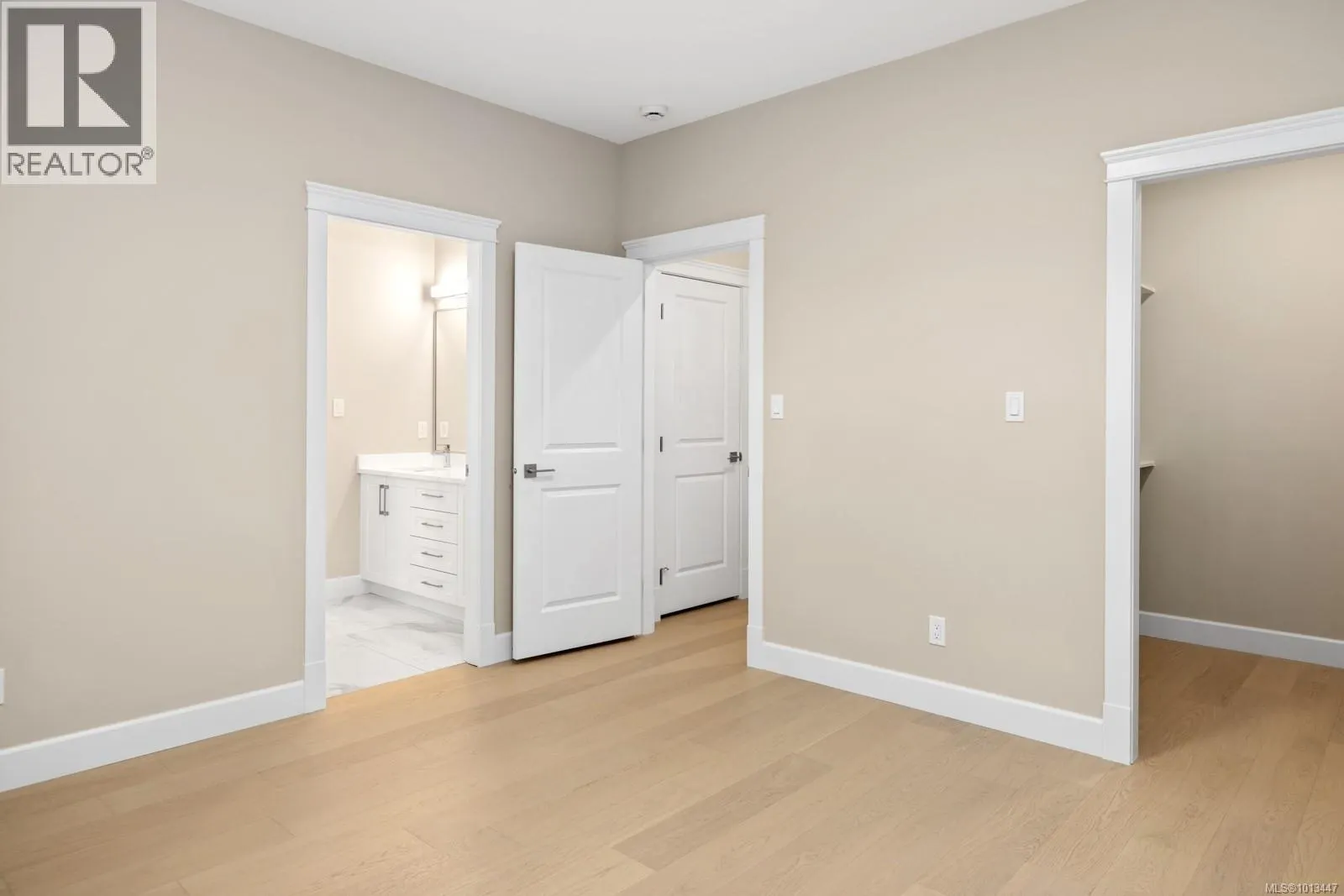 1054 Fern Ridge Dr