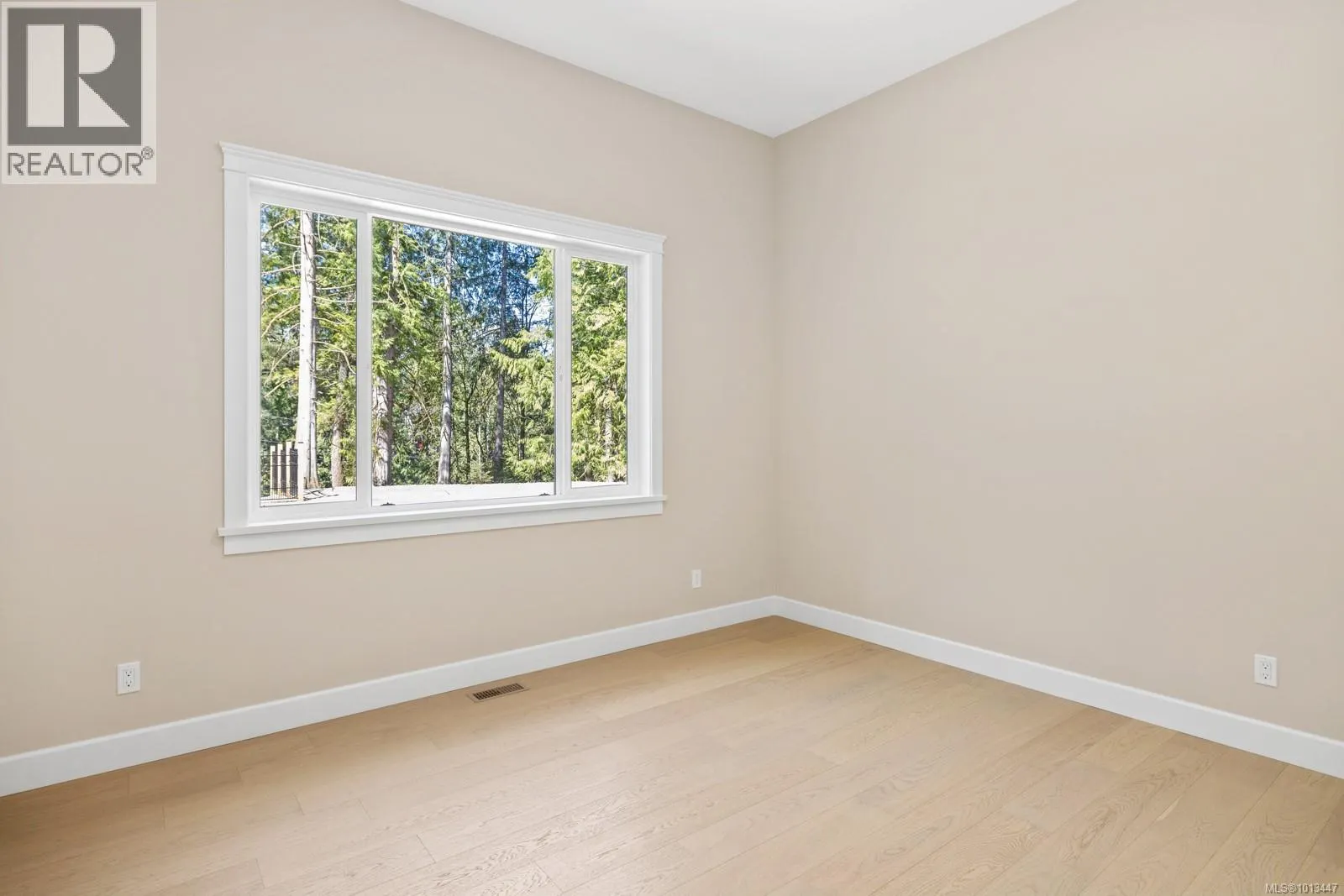 1054 Fern Ridge Dr