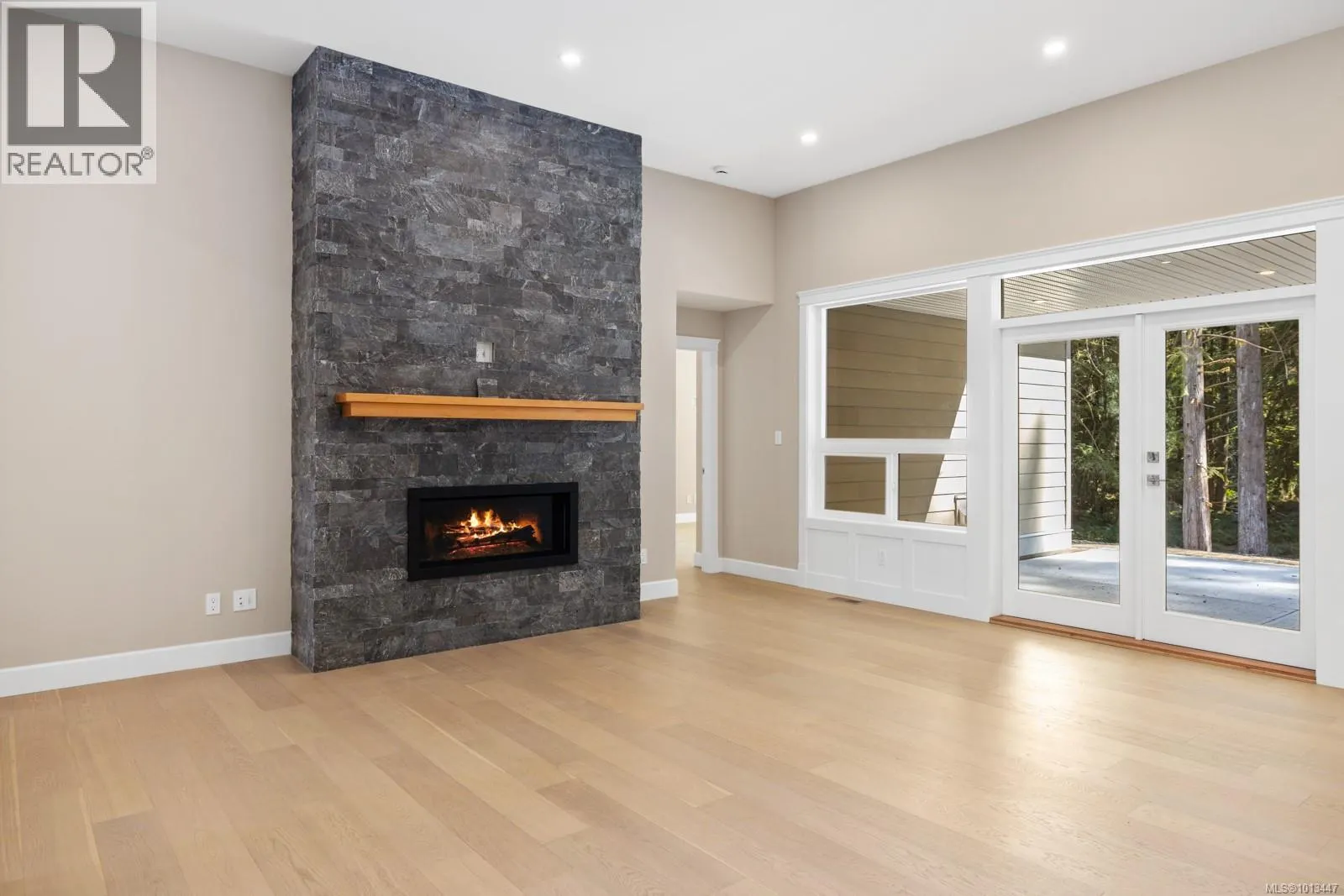 1054 Fern Ridge Dr