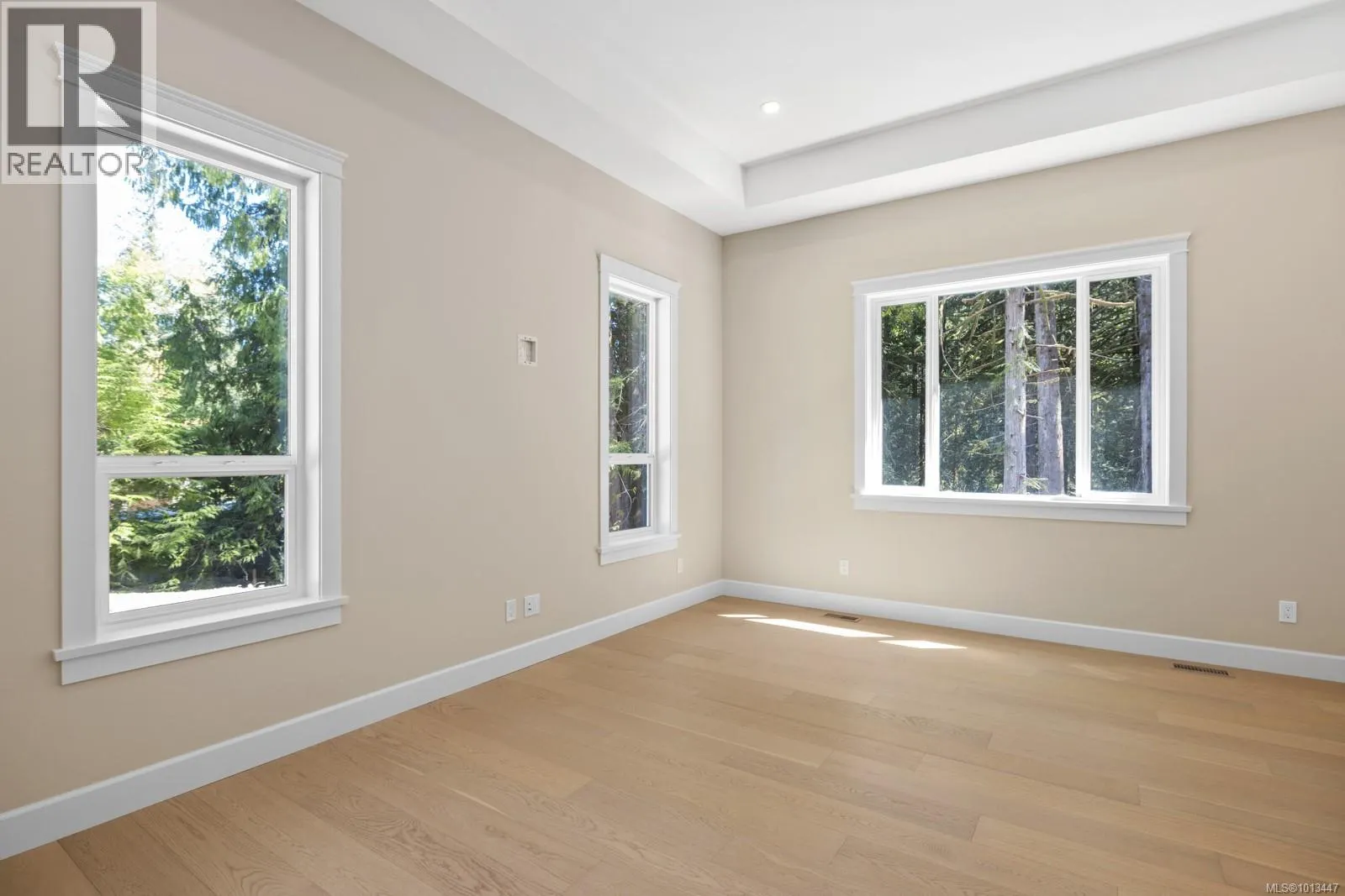 1054 Fern Ridge Dr