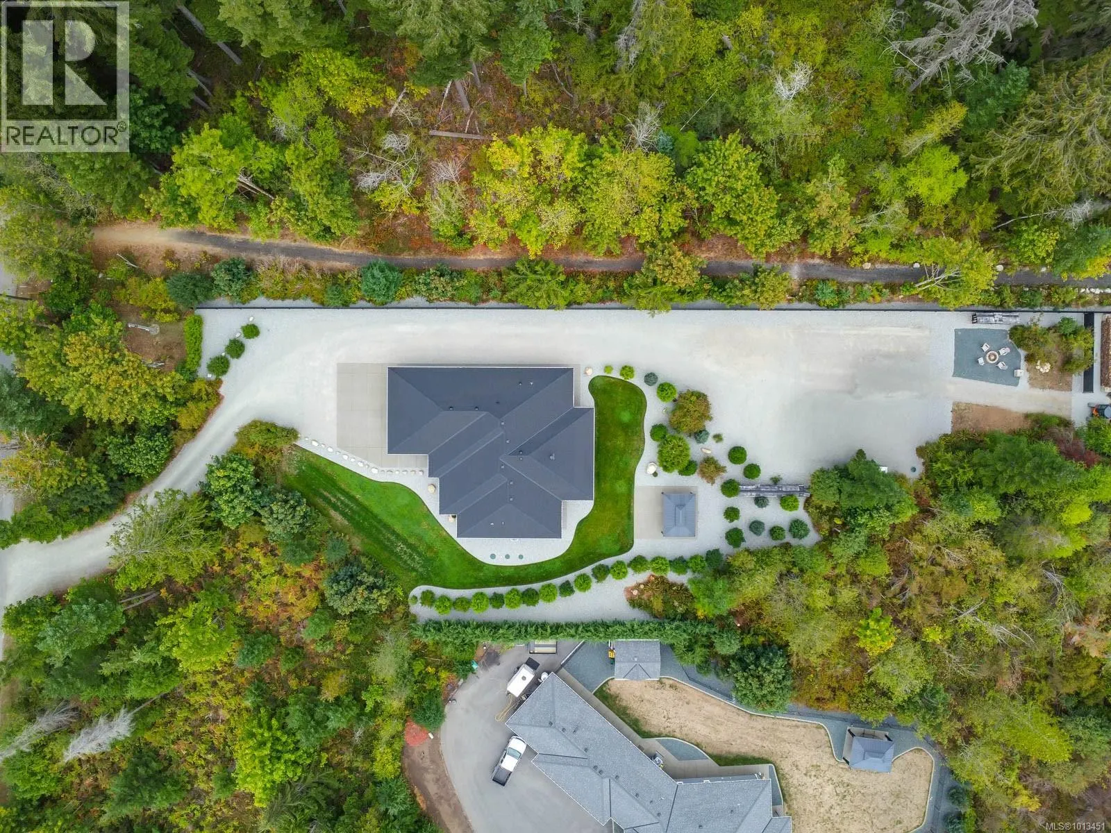 5595 Maebelle Rd
