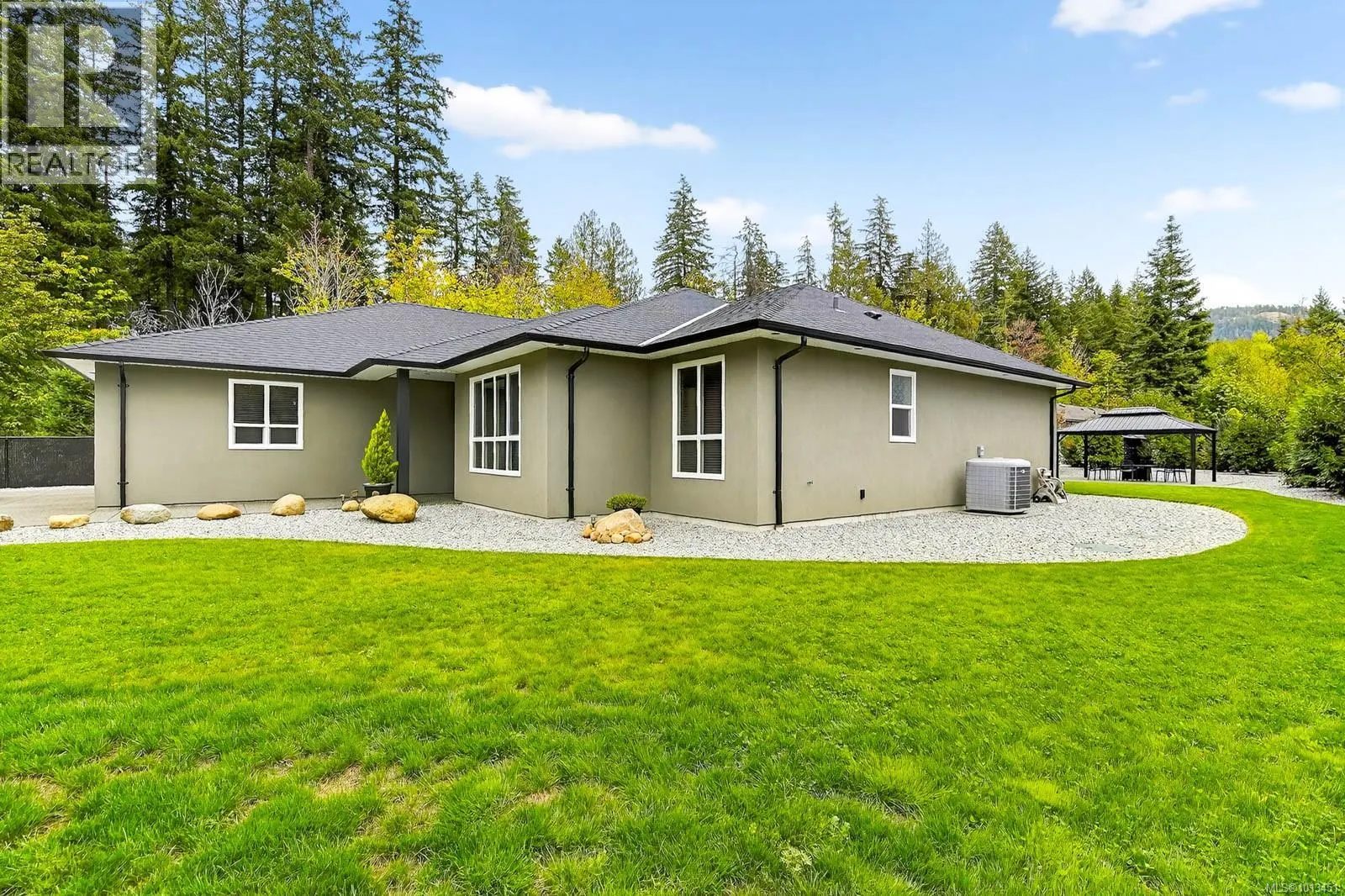 5595 Maebelle Rd