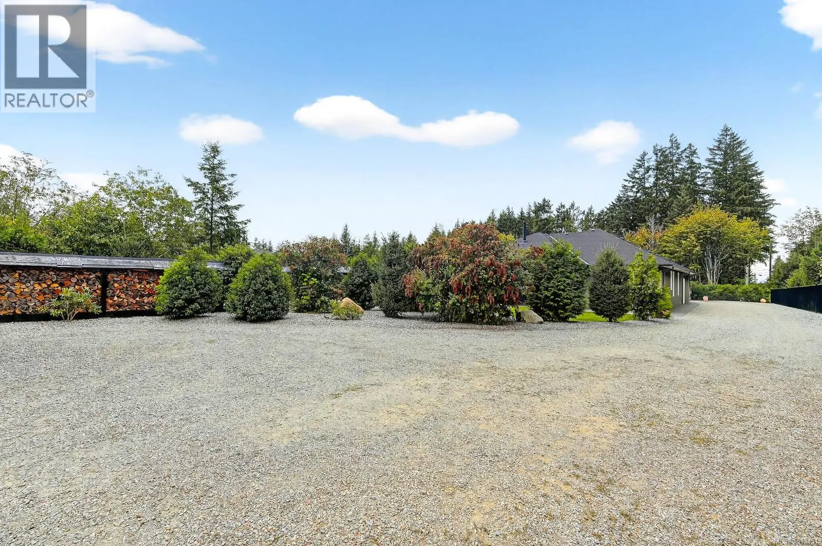5595 Maebelle Rd
