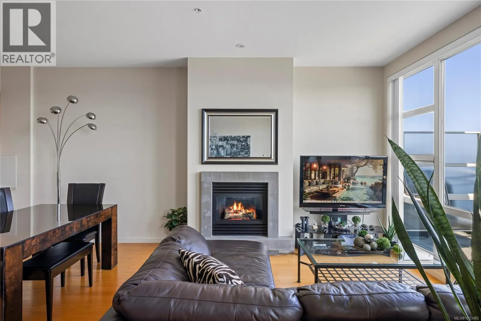 TH25 38 Front St