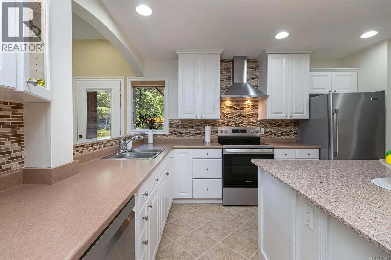 850 Sayward Rd