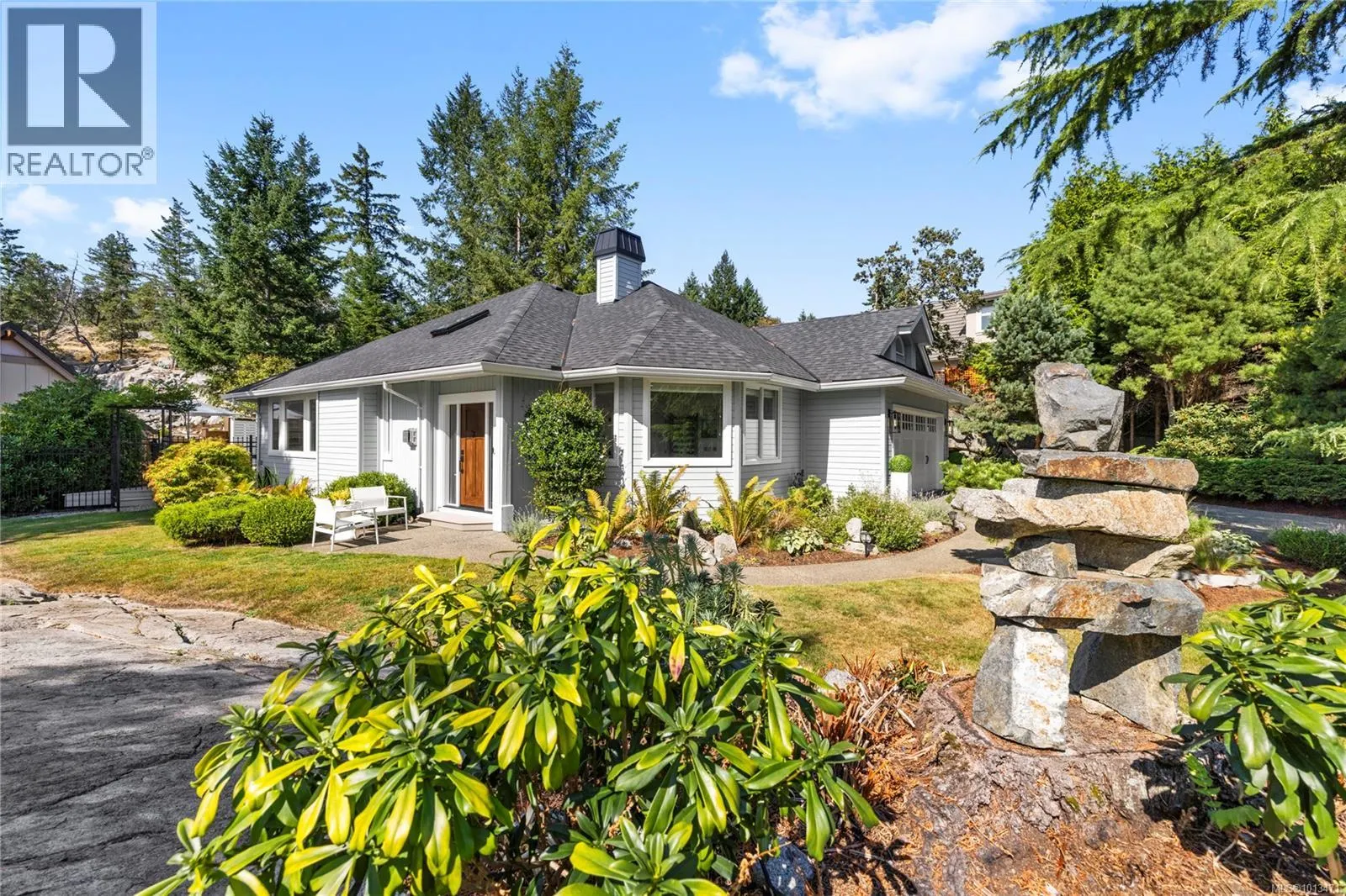 3425 Carmichael Rd