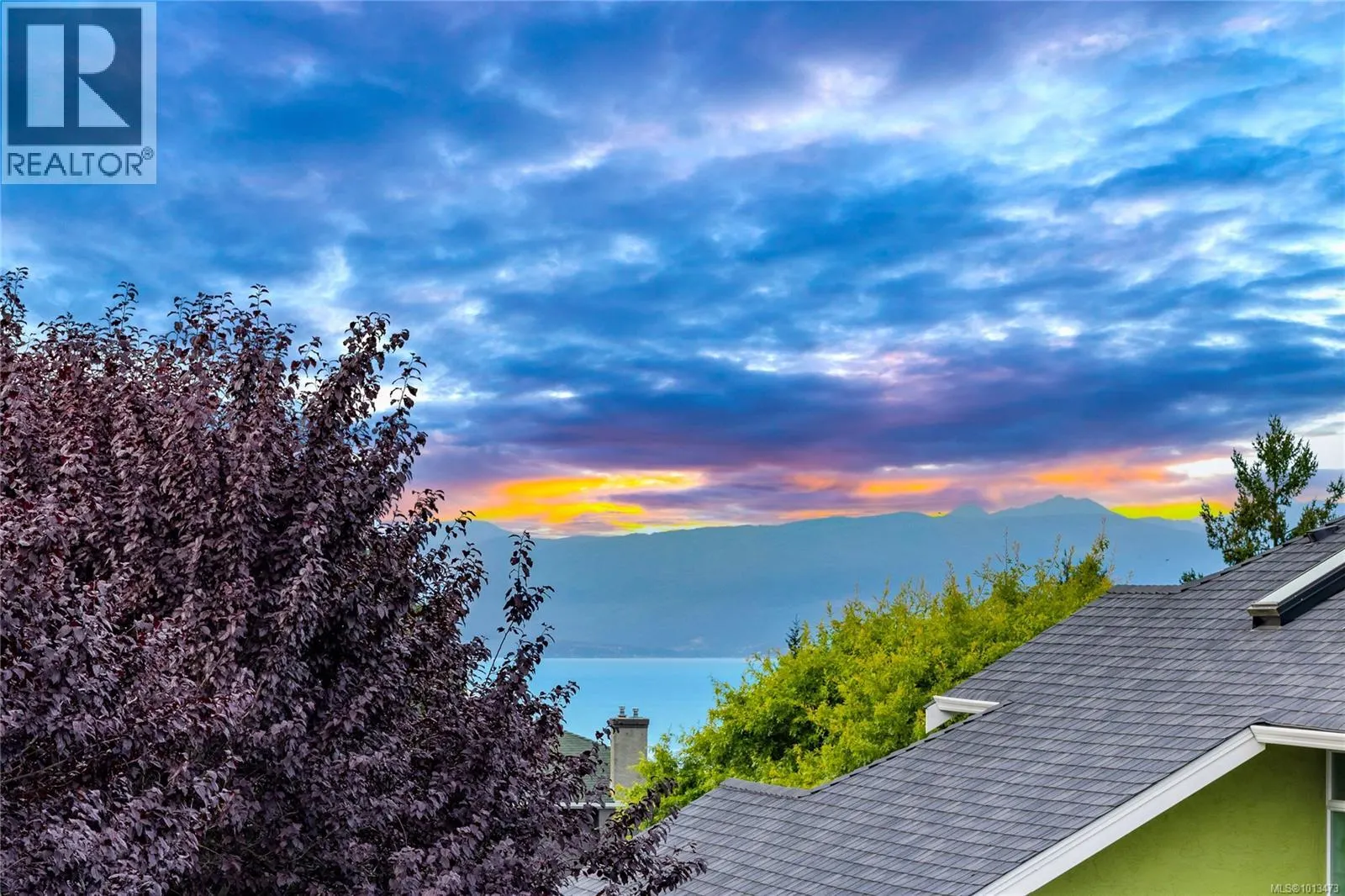 156 Golden Oaks Cres