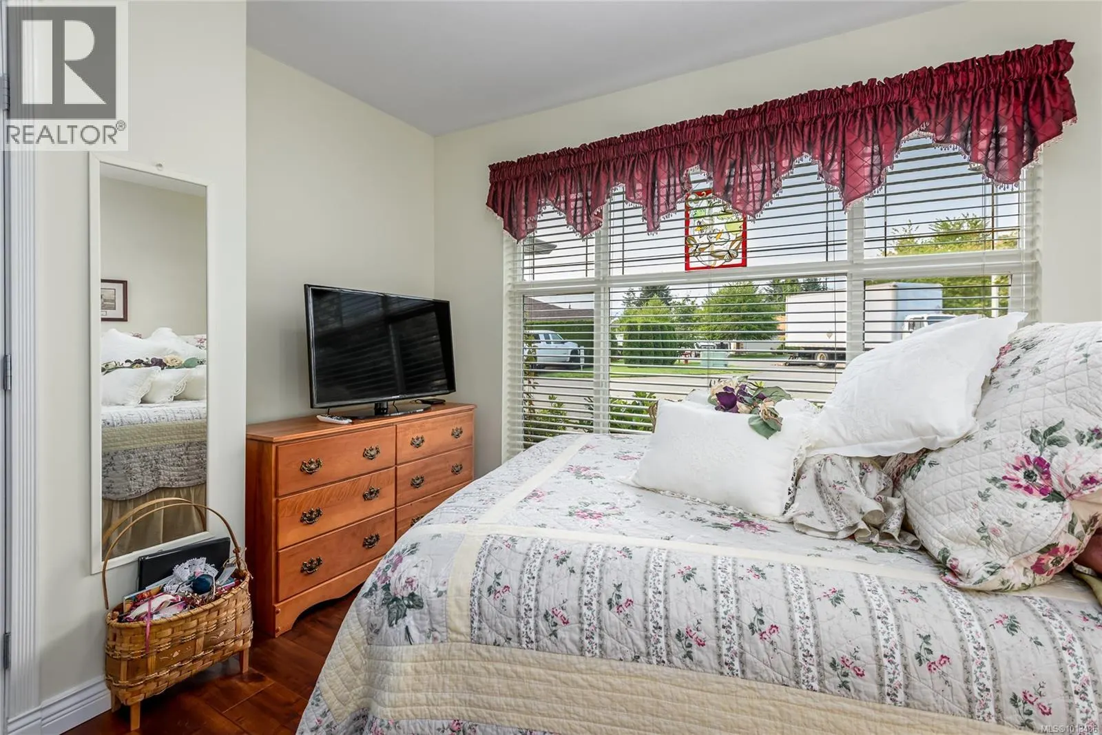 127 1919 St. Andrews Pl