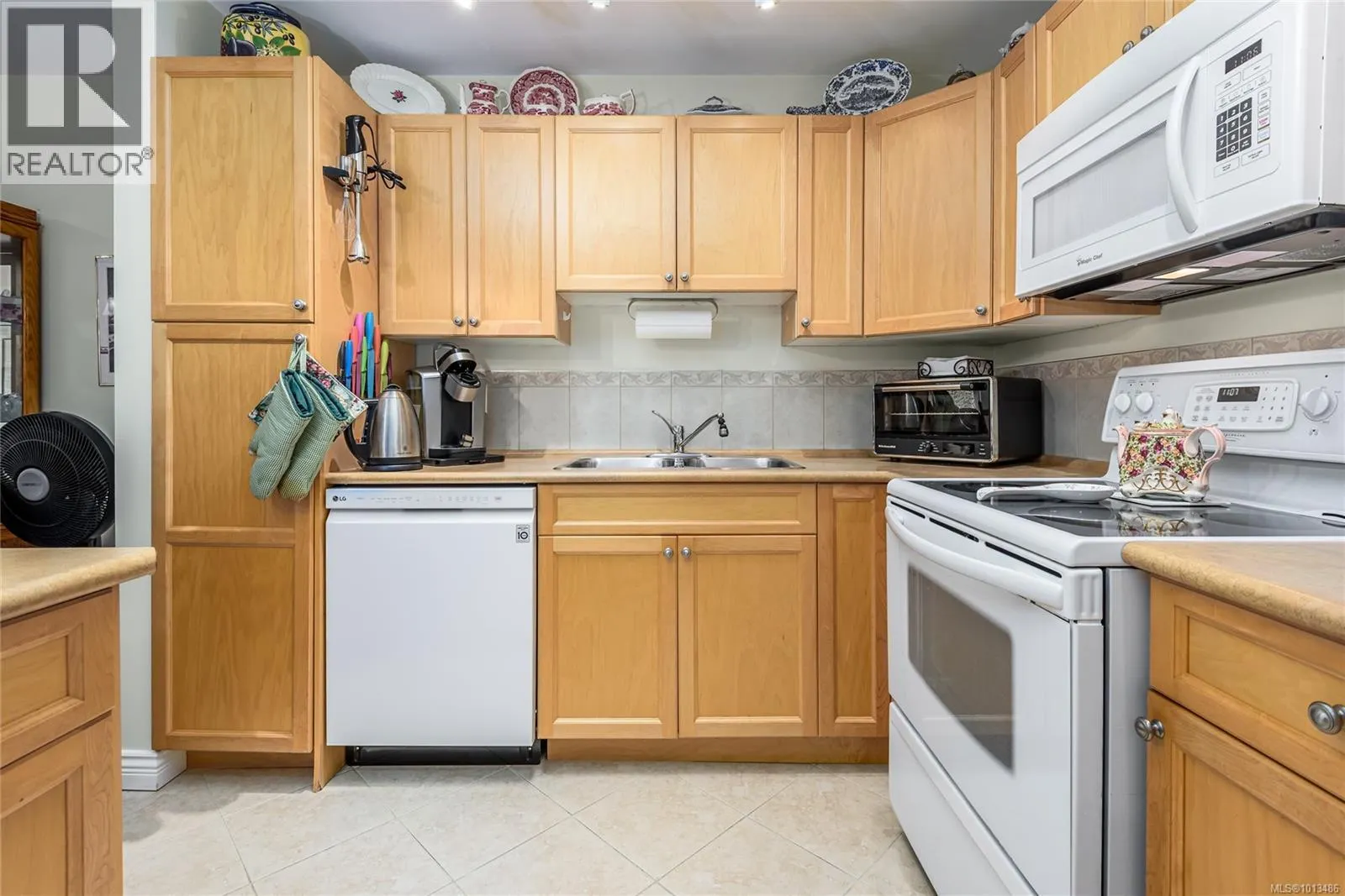 127 1919 St. Andrews Pl