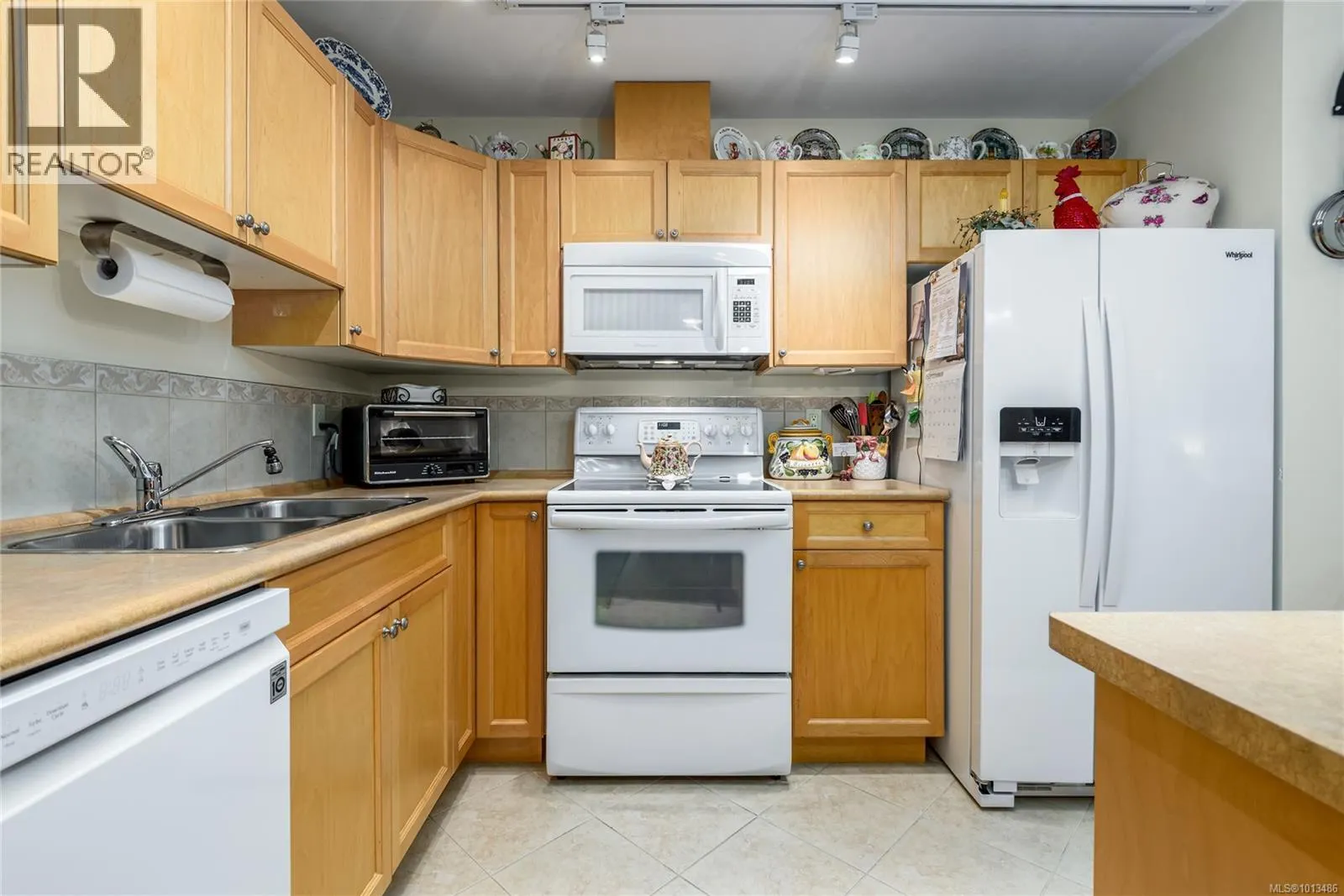 127 1919 St. Andrews Pl