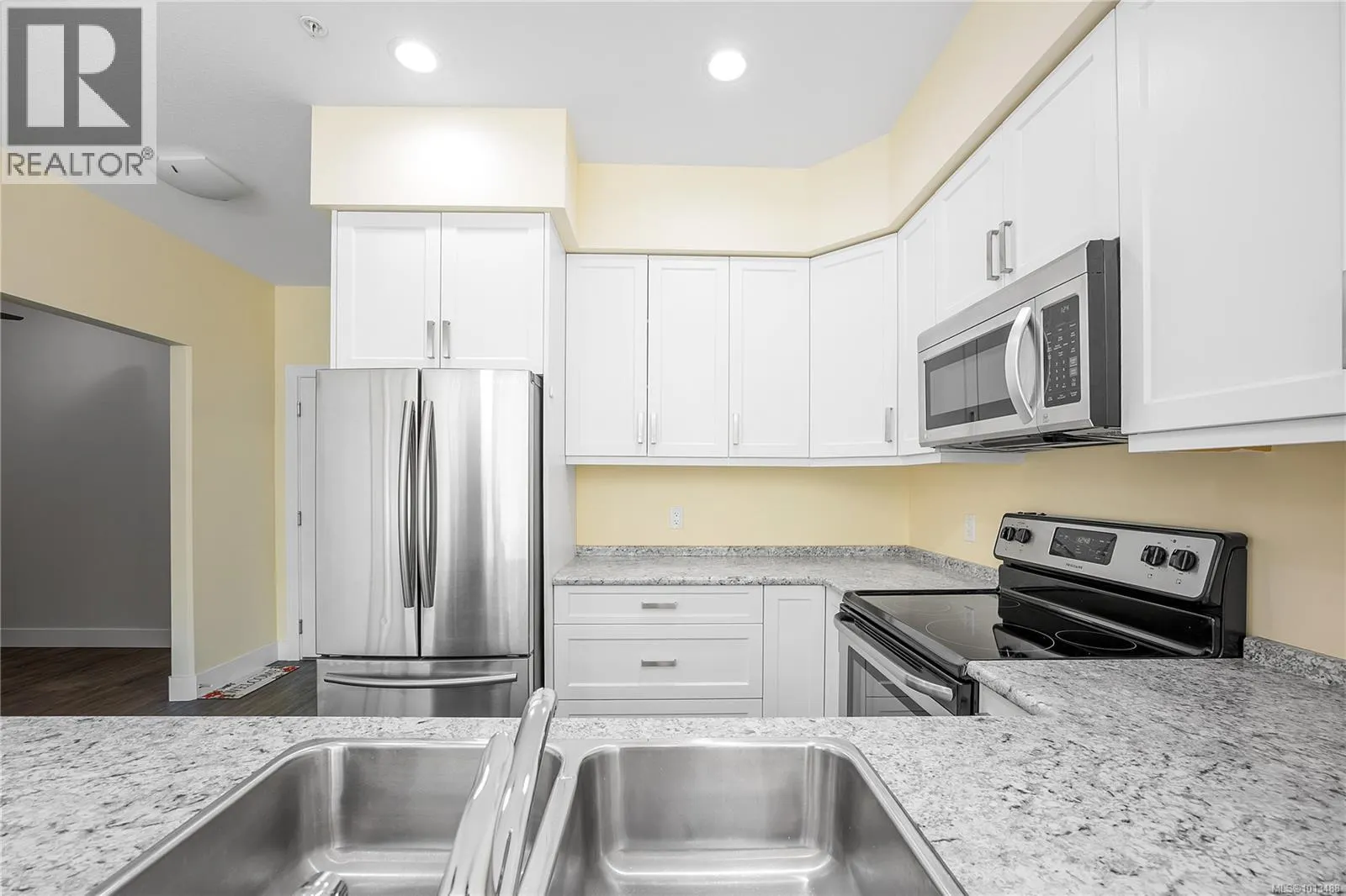 104 4960 Songbird Pl