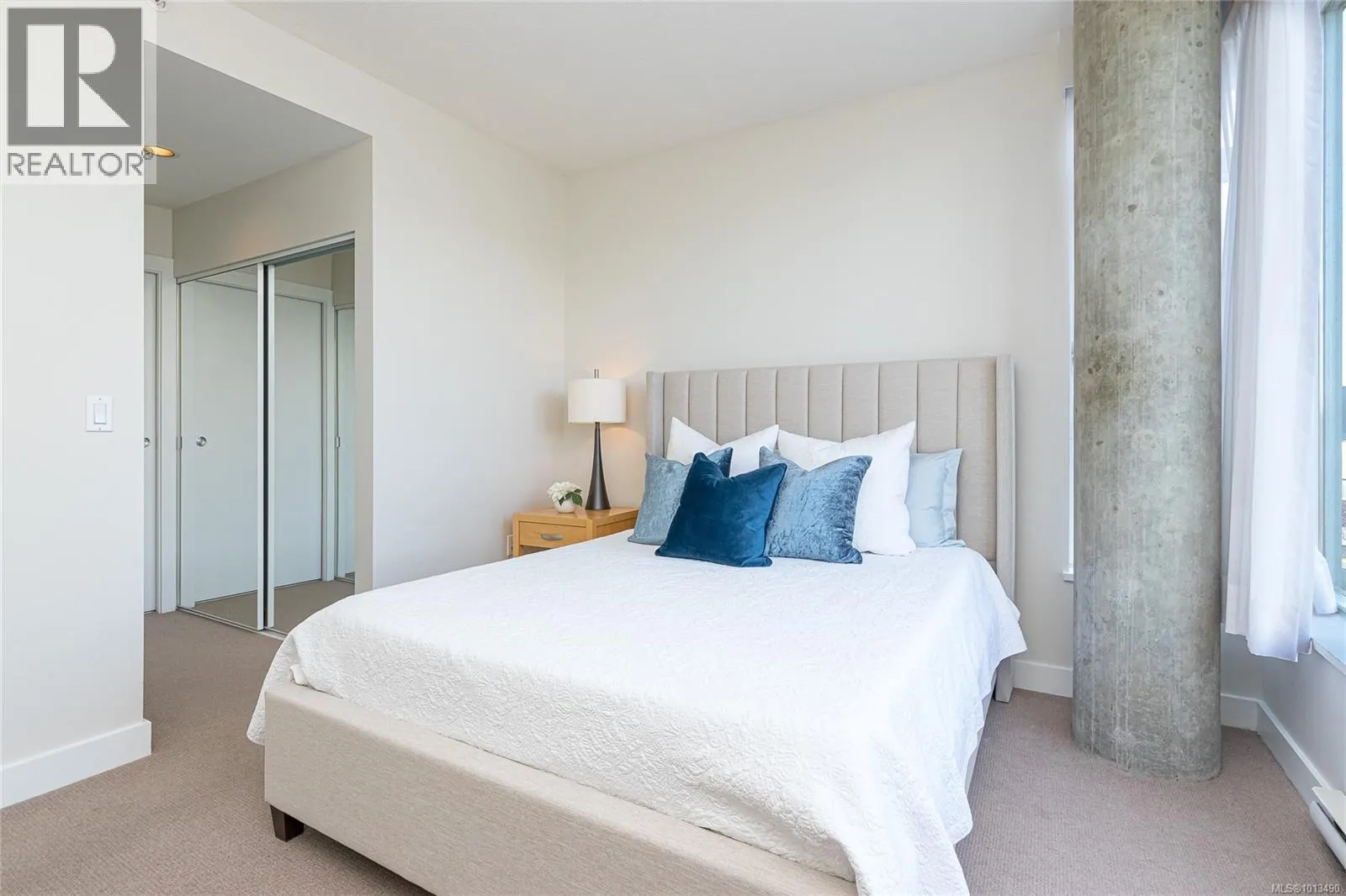 301 9809 Seaport Pl