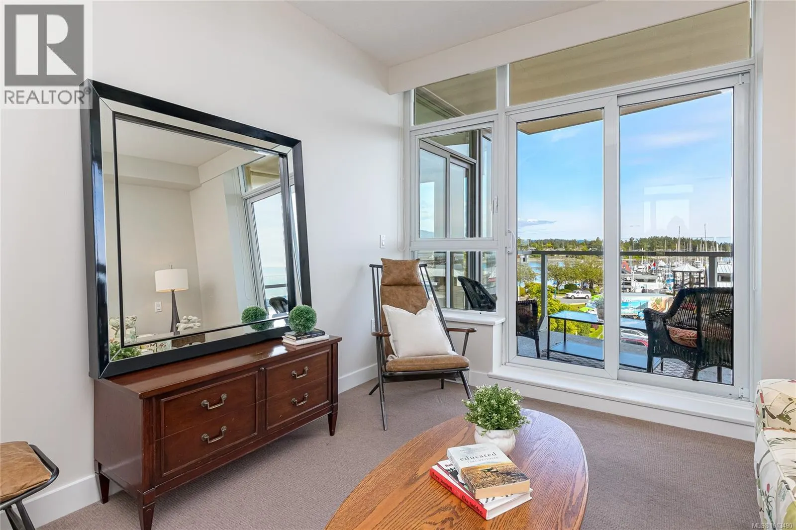 301 9809 Seaport Pl