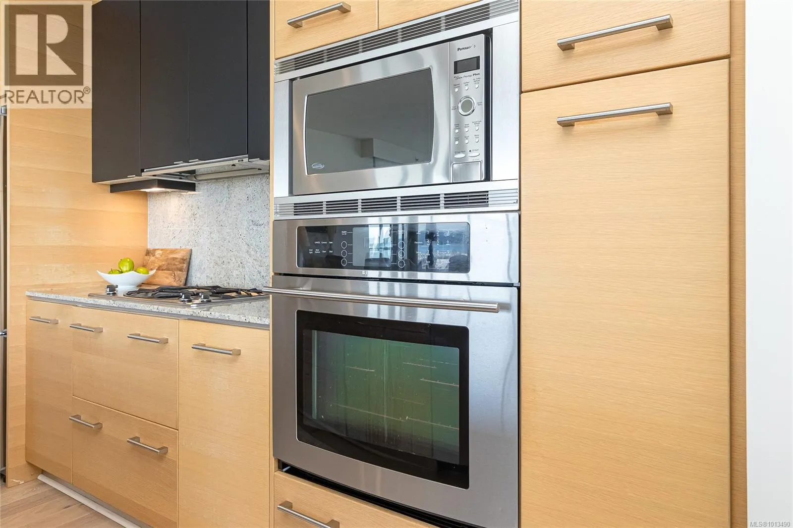 301 9809 Seaport Pl