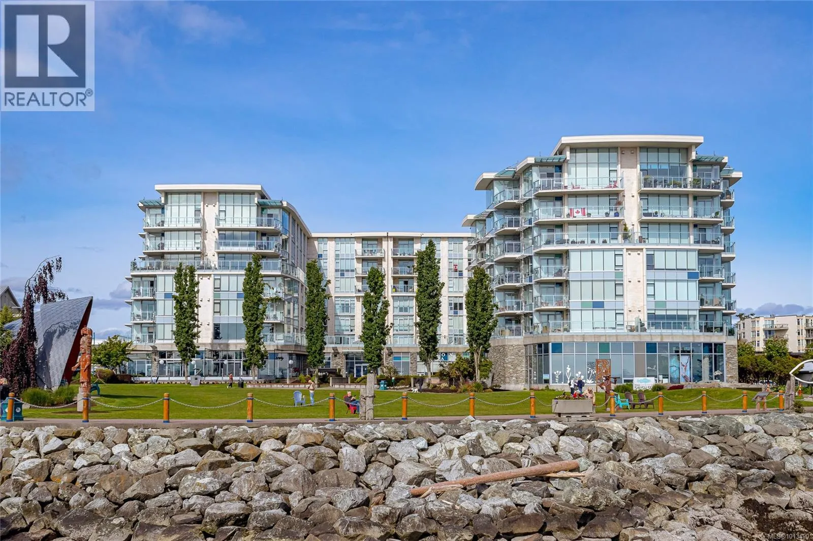 301 9809 Seaport Pl