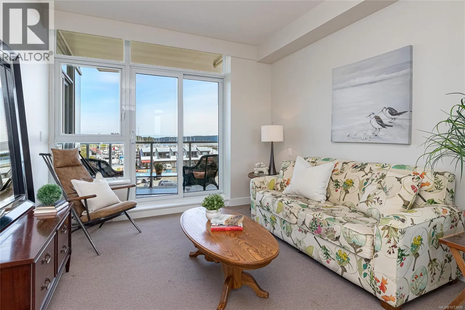 301 9809 Seaport Pl