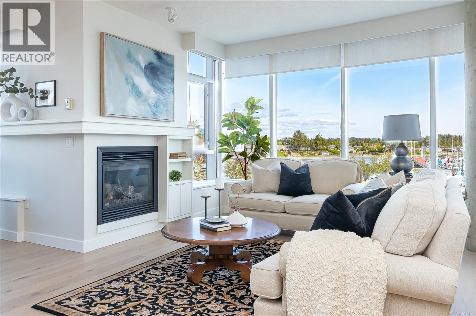 301 9809 Seaport Pl