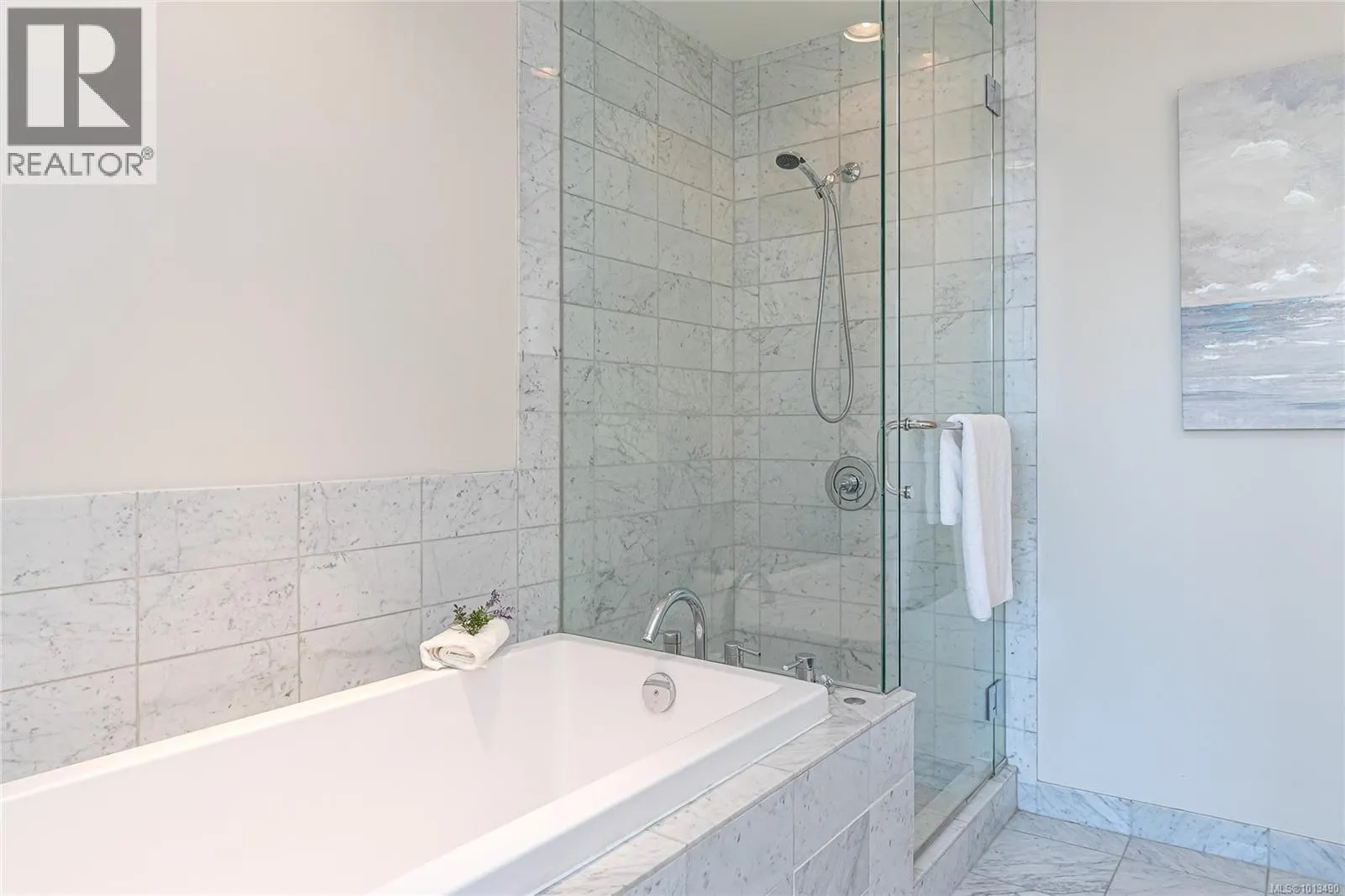 301 9809 Seaport Pl