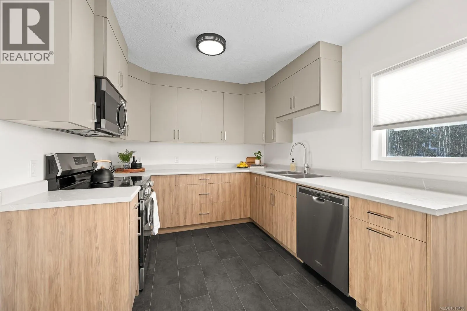 SL3 4703 Cumberland Rd