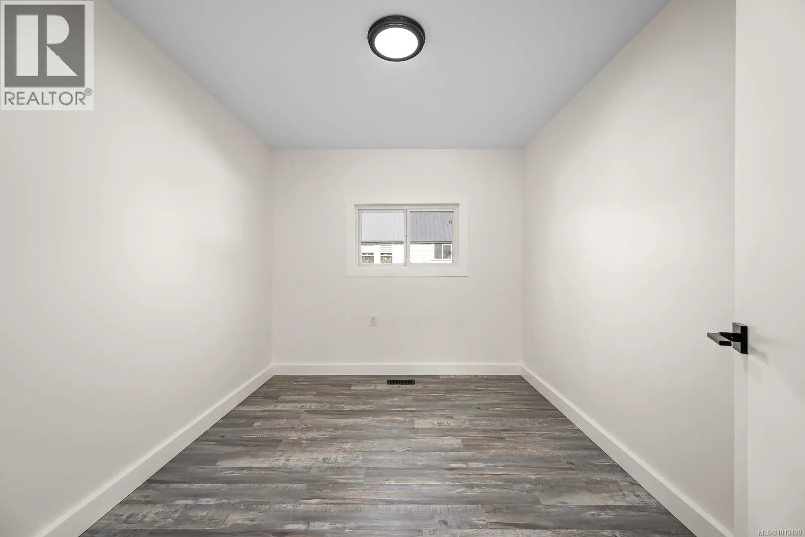 SL3 4703 Cumberland Rd