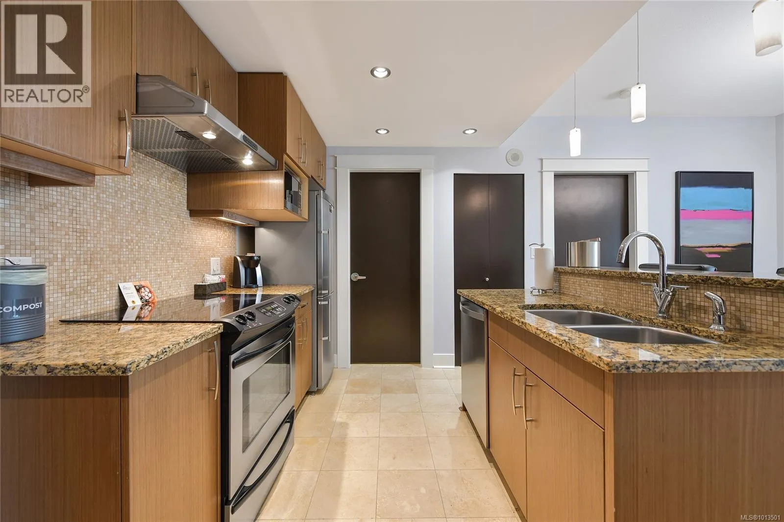 B303 810 Humboldt St