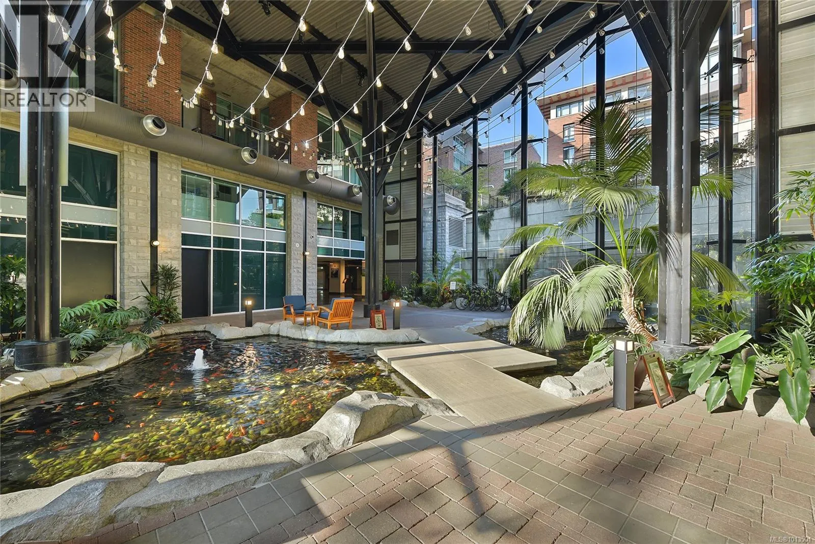 B303 810 Humboldt St