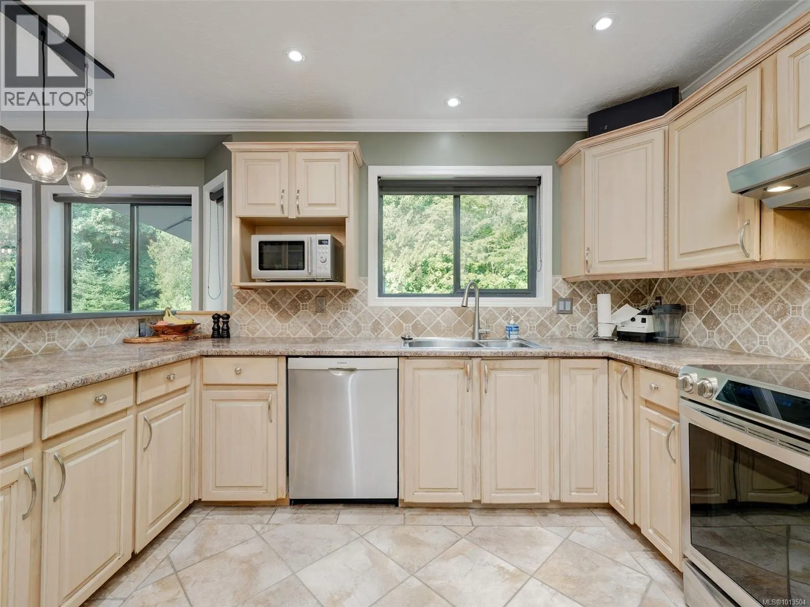764 Westbury Rd