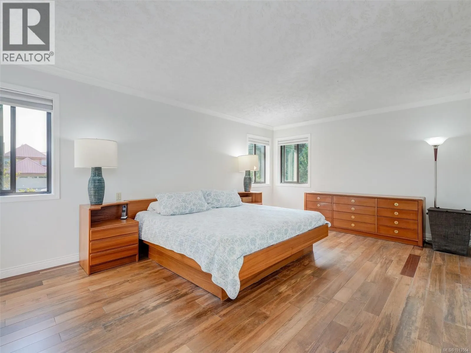 764 Westbury Rd