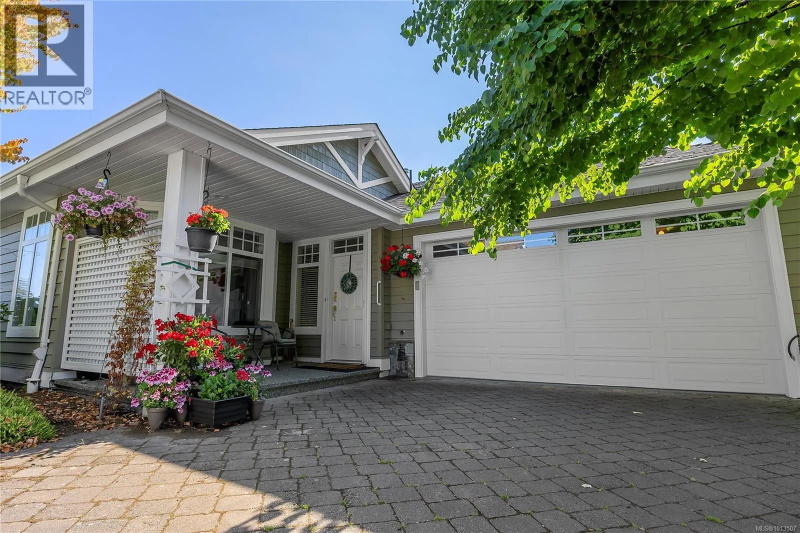 1381 Gabriola Dr