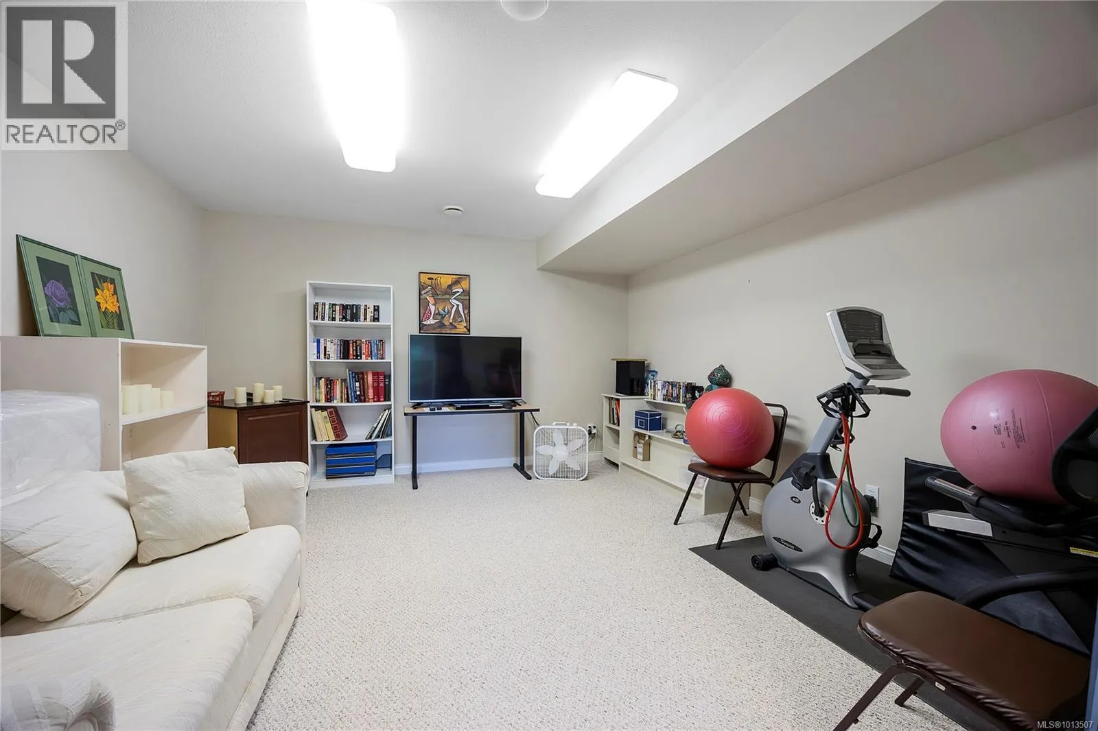 1381 Gabriola Dr