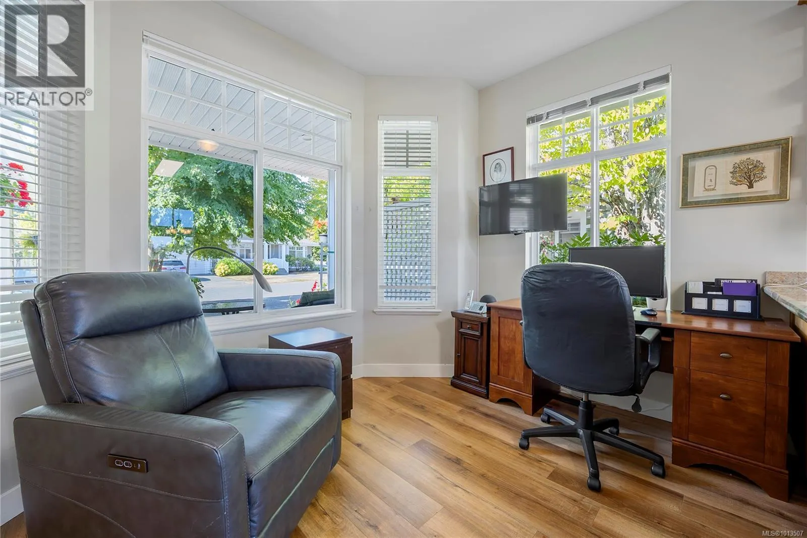 1381 Gabriola Dr